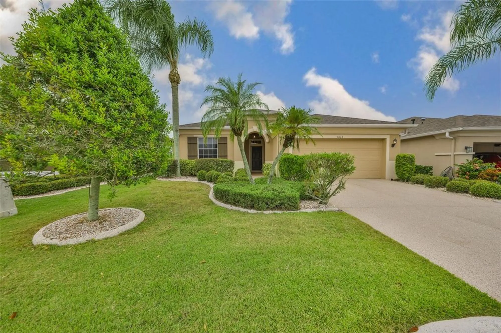 Property Slideshow image 3 of 41 | 1043 regal manor way, Sun City Center, FL, 33573