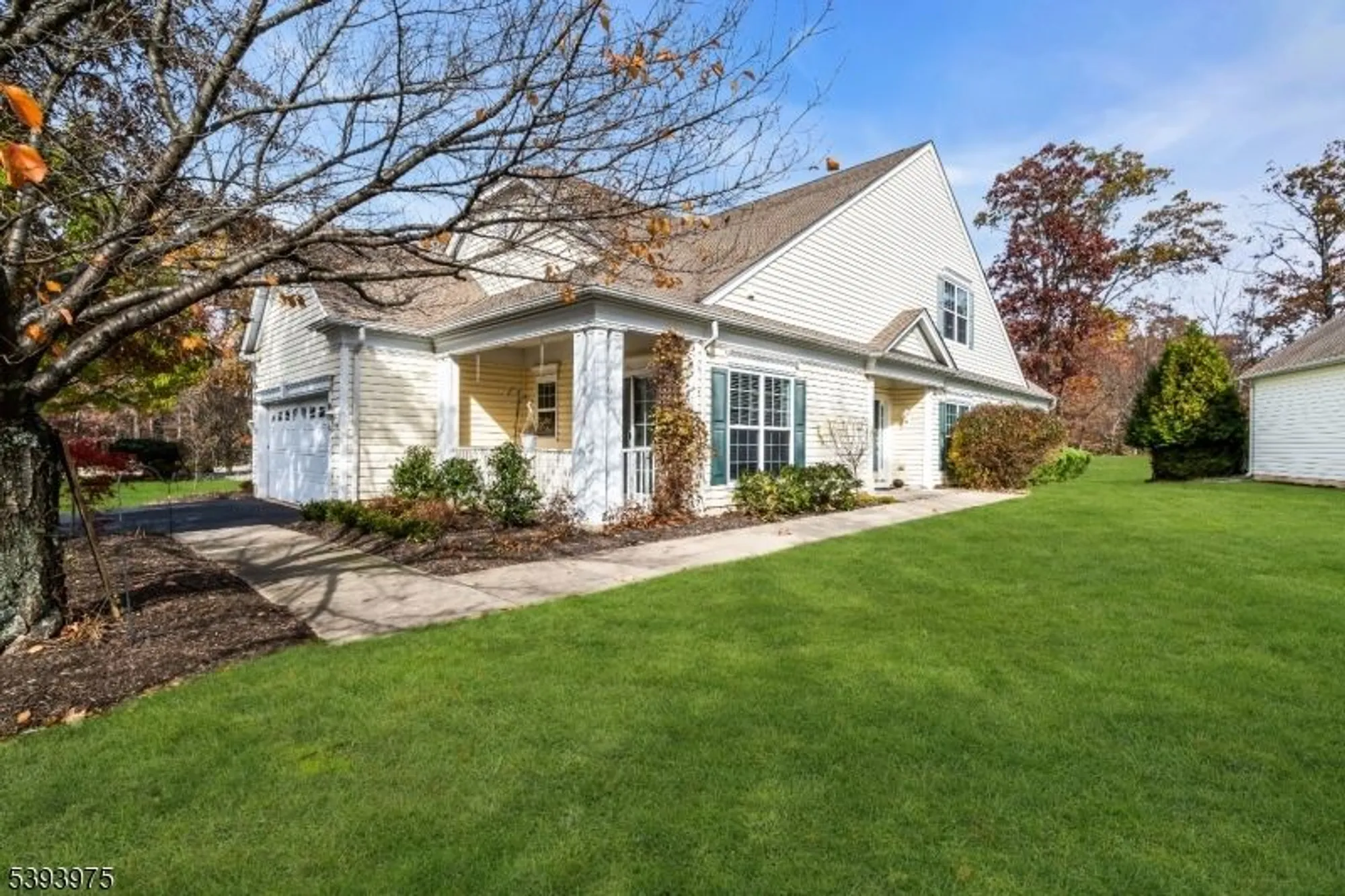 Property Slideshow image 5 of 50 | 236 knollcrest ct, Somerset, NJ, 08873