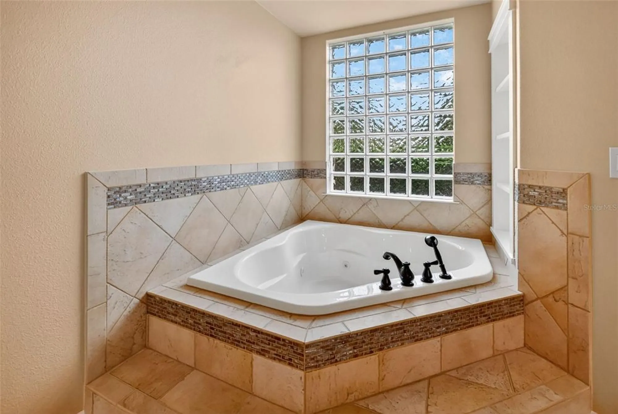 Property Slideshow image 45 of 70 | 1850 lake ridge dr, The Villages, FL, 32162