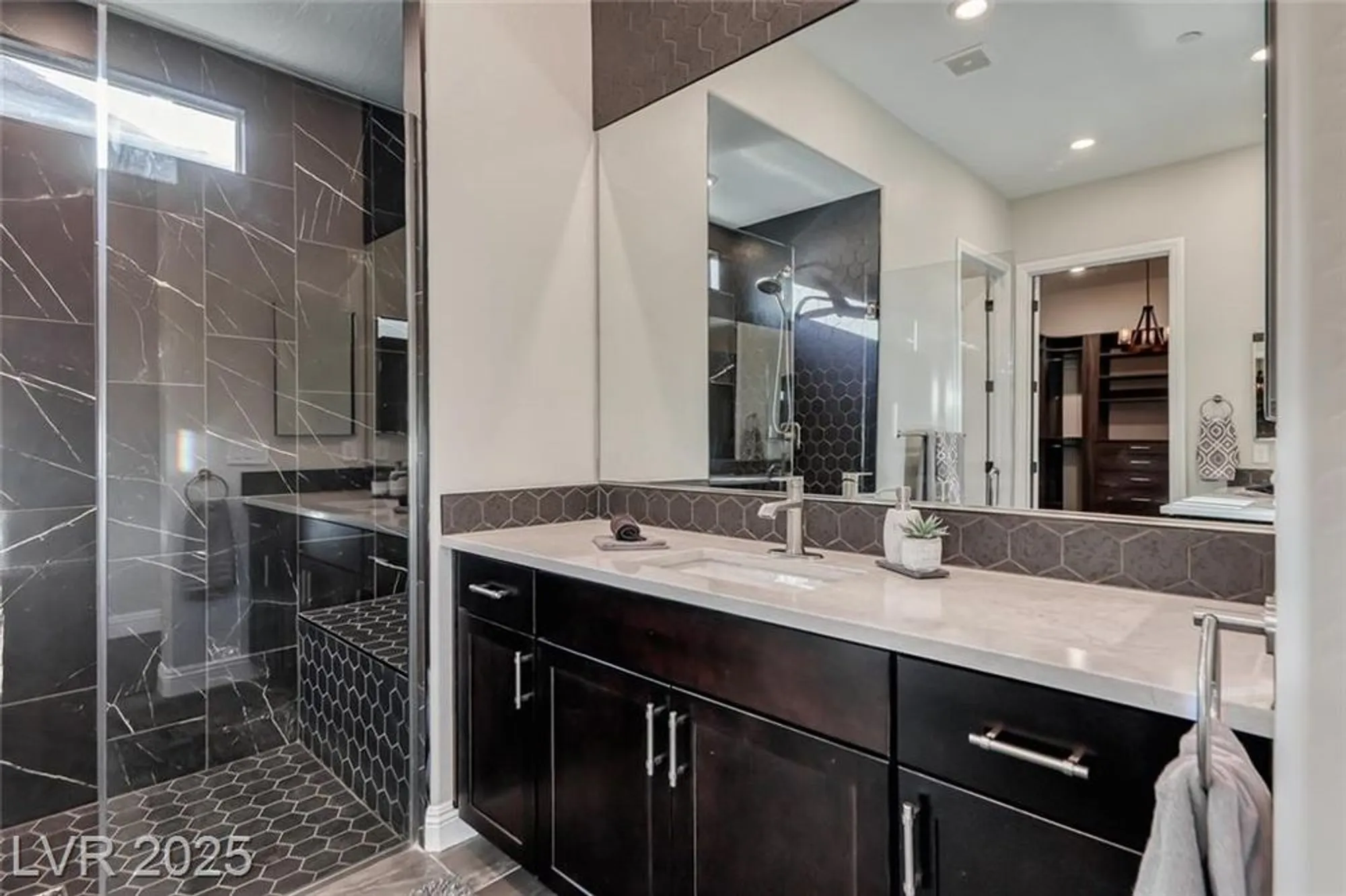Property Slideshow image 31 of 72 | 125 mirage view dr, Henderson, NV, 89011