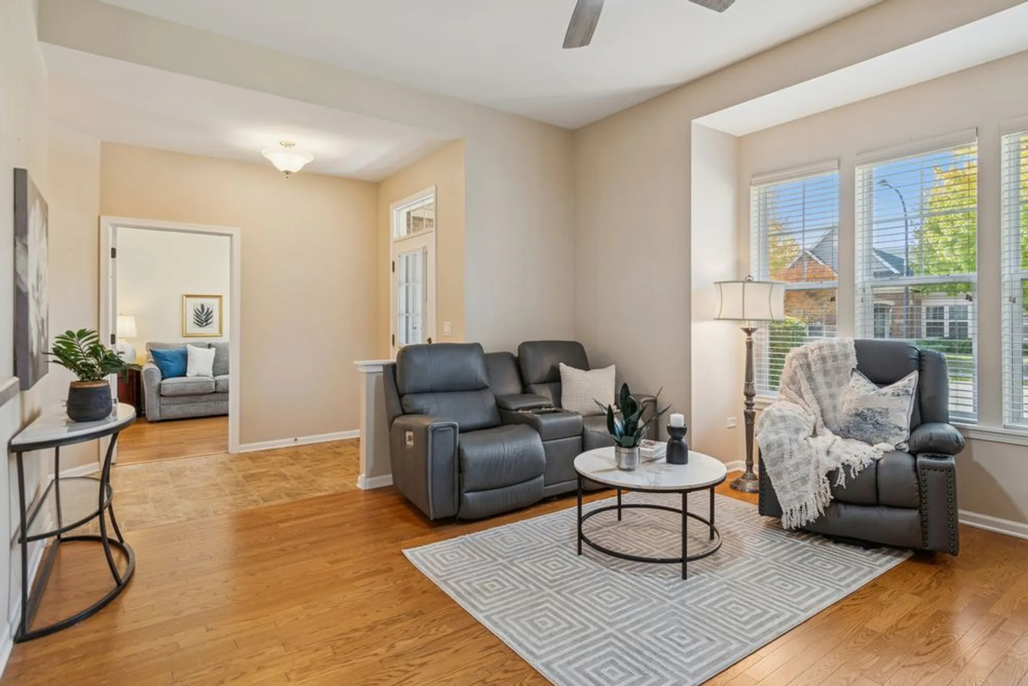 Property Slideshow image 4 of 38 | 2819 normandy cir, Naperville, IL, 60564