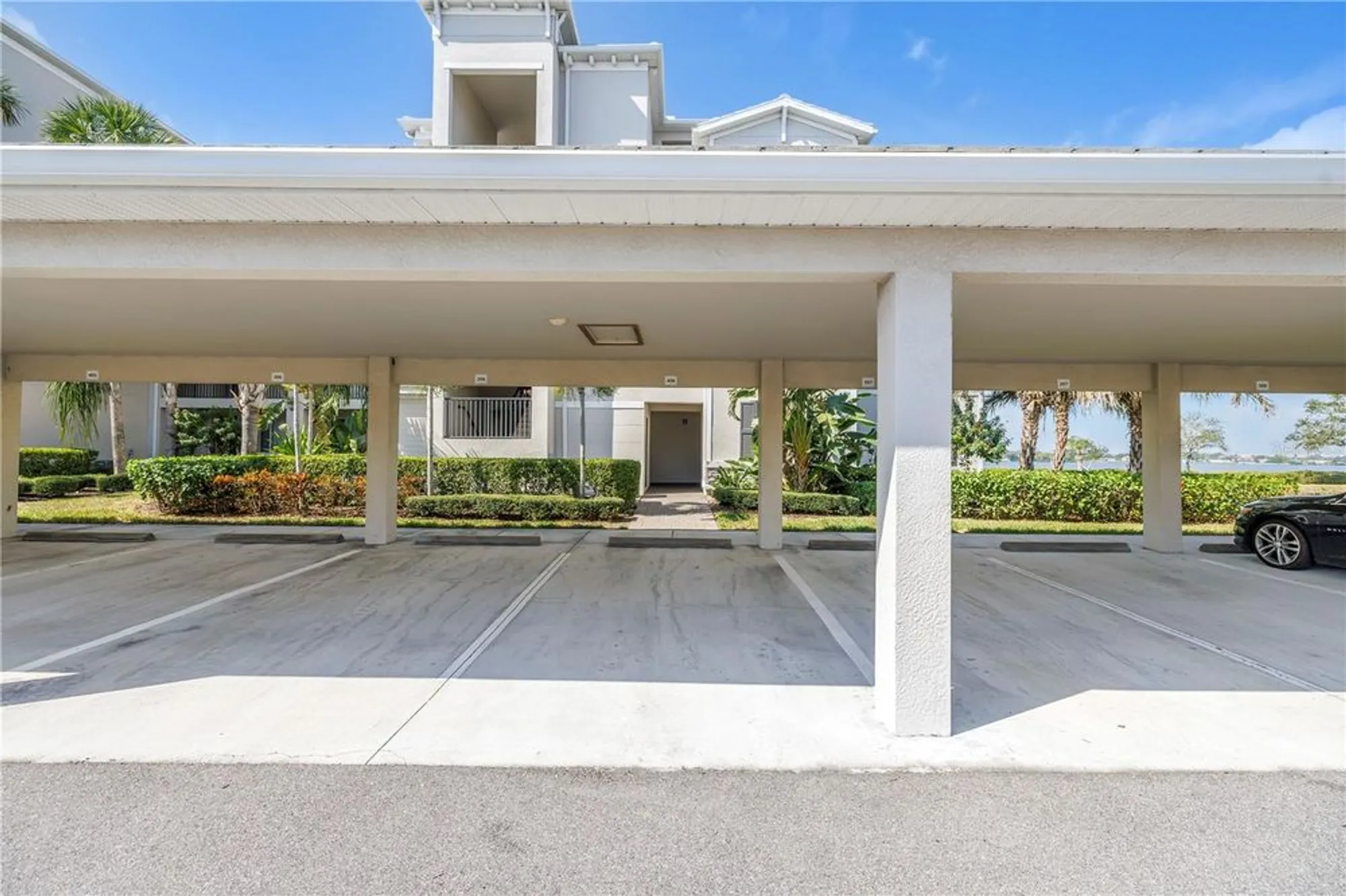 Property Slideshow image 10 of 67 | 1030 tidewater shores loop 405, Bradenton, FL, 34208