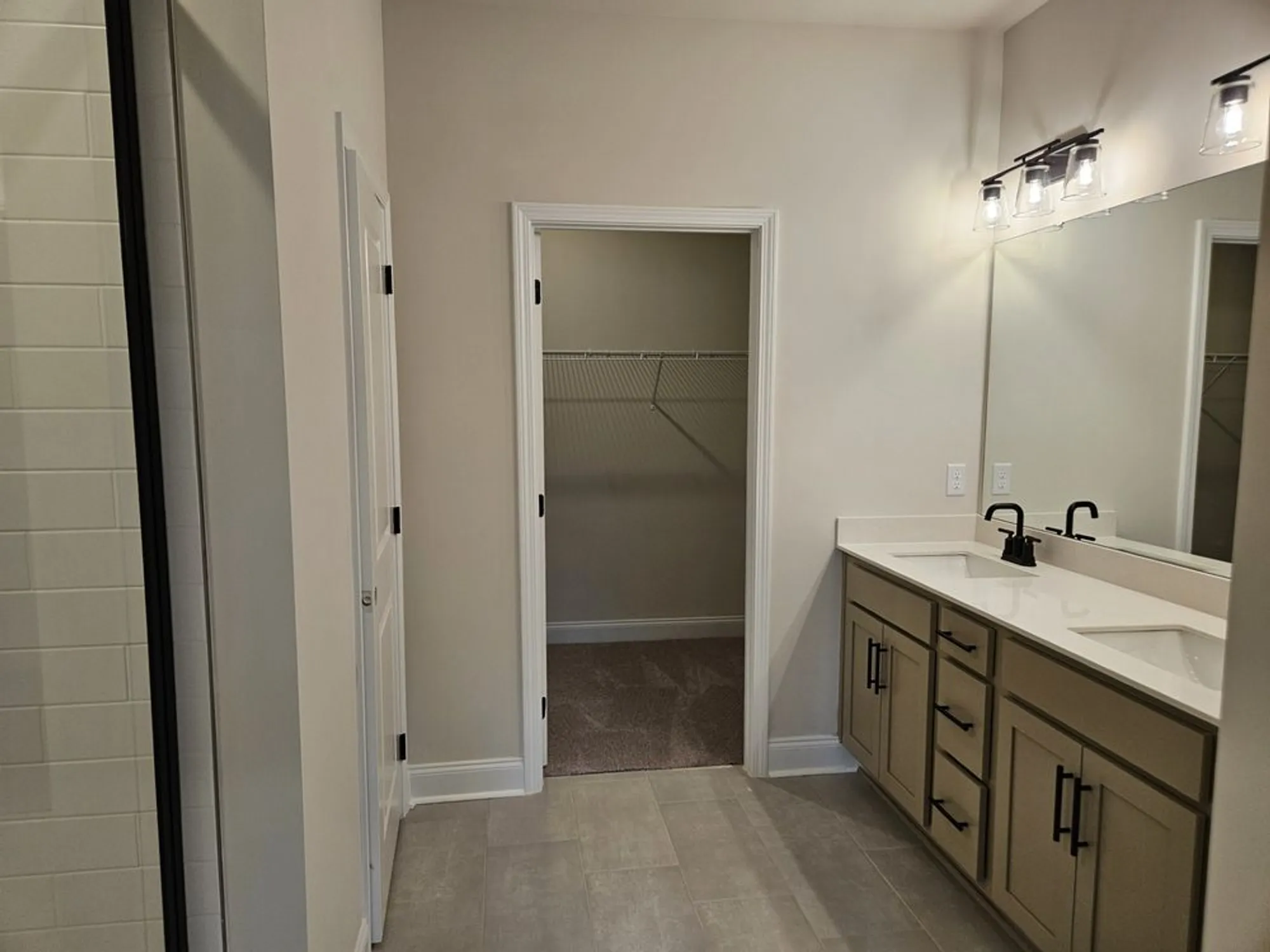 Property Slideshow image 25 of 40 | 340 stonehaus cir, Antioch, TN, 37013