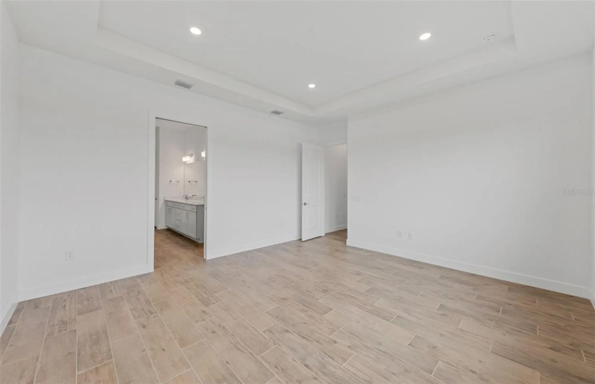 Property Slideshow image 20 of 37 | 5008 stoney point gln, Lakewood Ranch, FL, 34211