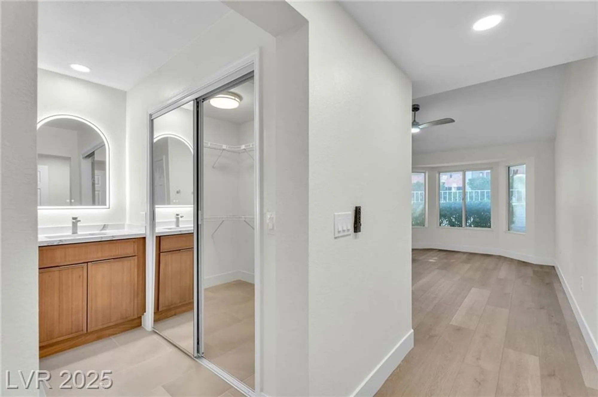 Property Slideshow image 32 of 61 | 8537 glenmount dr, Las Vegas, NV, 89134