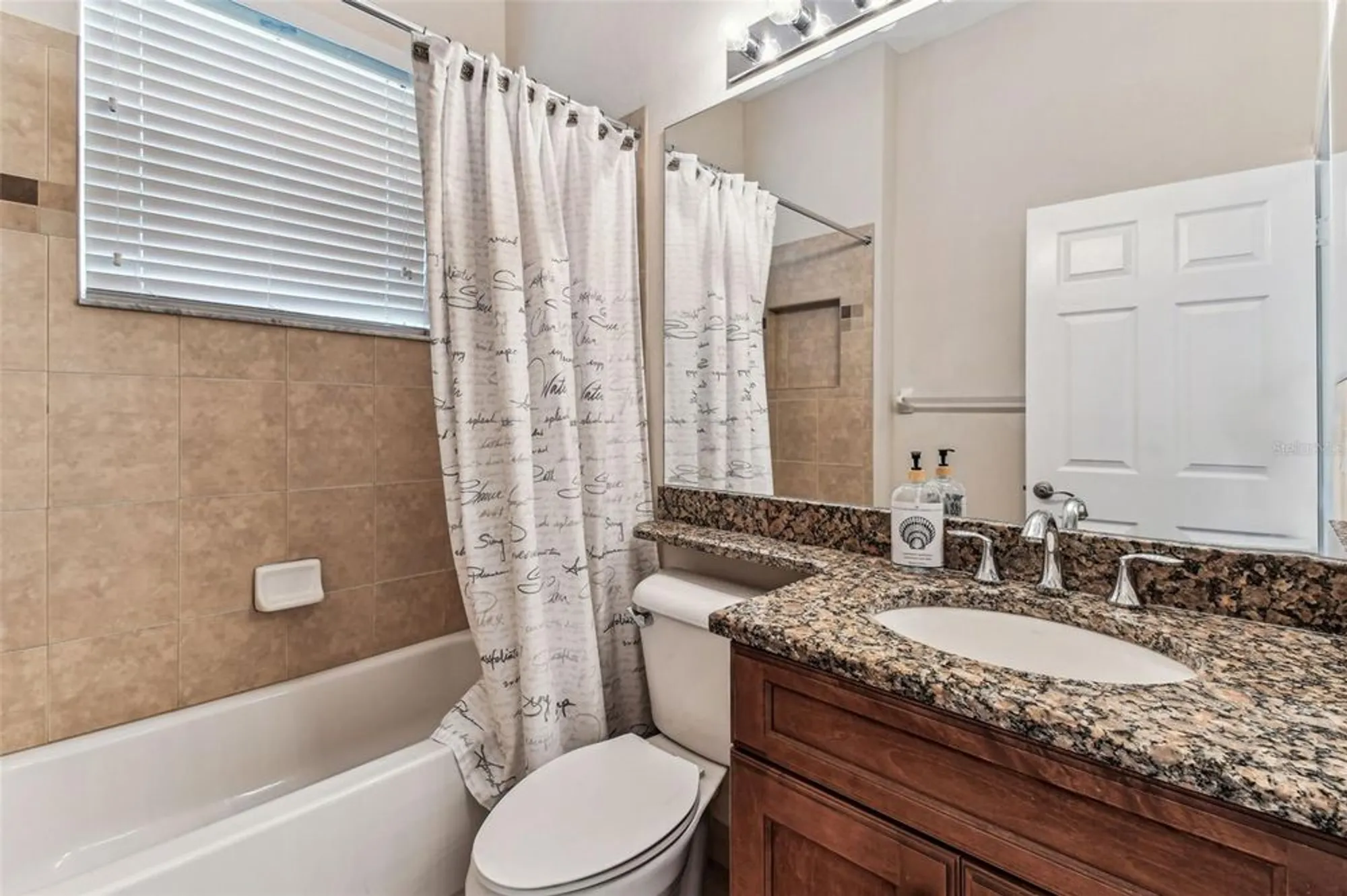 Property Slideshow image 16 of 100 | 16101 cape coral dr, Wimauma, FL, 33598