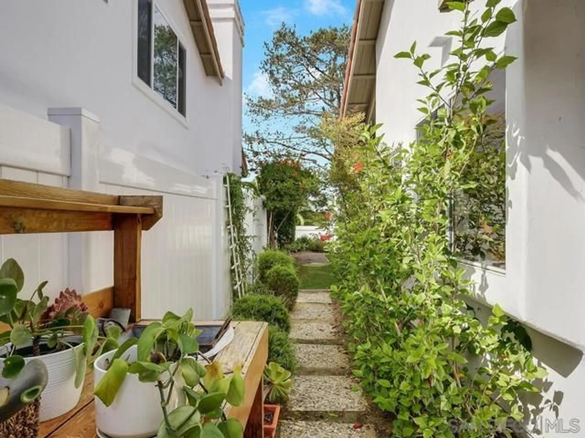 Property Slideshow image 18 of 32 | 4671 barcelona way, Oceanside, CA, 92056