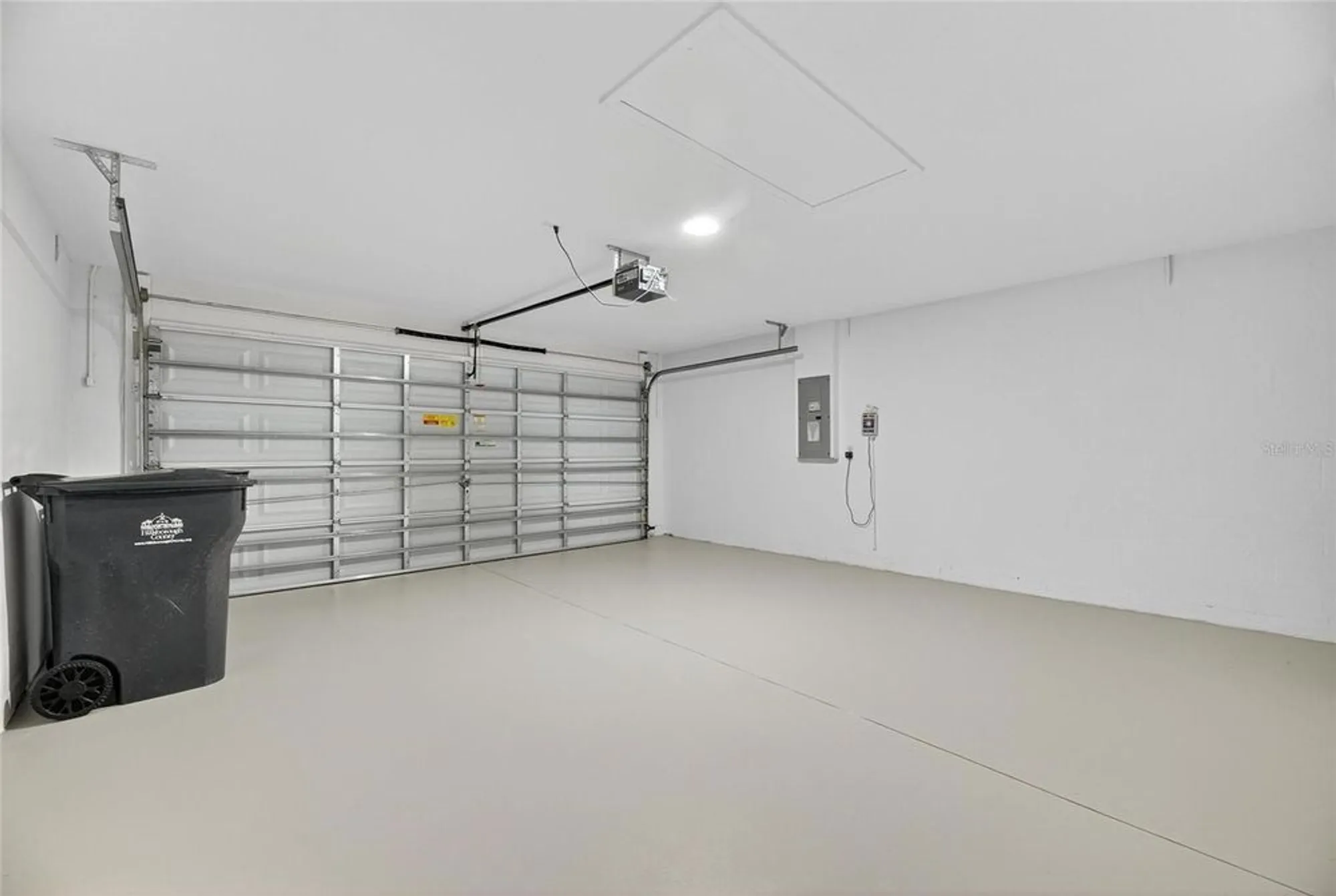 Property Slideshow image 40 of 49 | 1103 villeroy dr, Sun City Center, FL, 33573