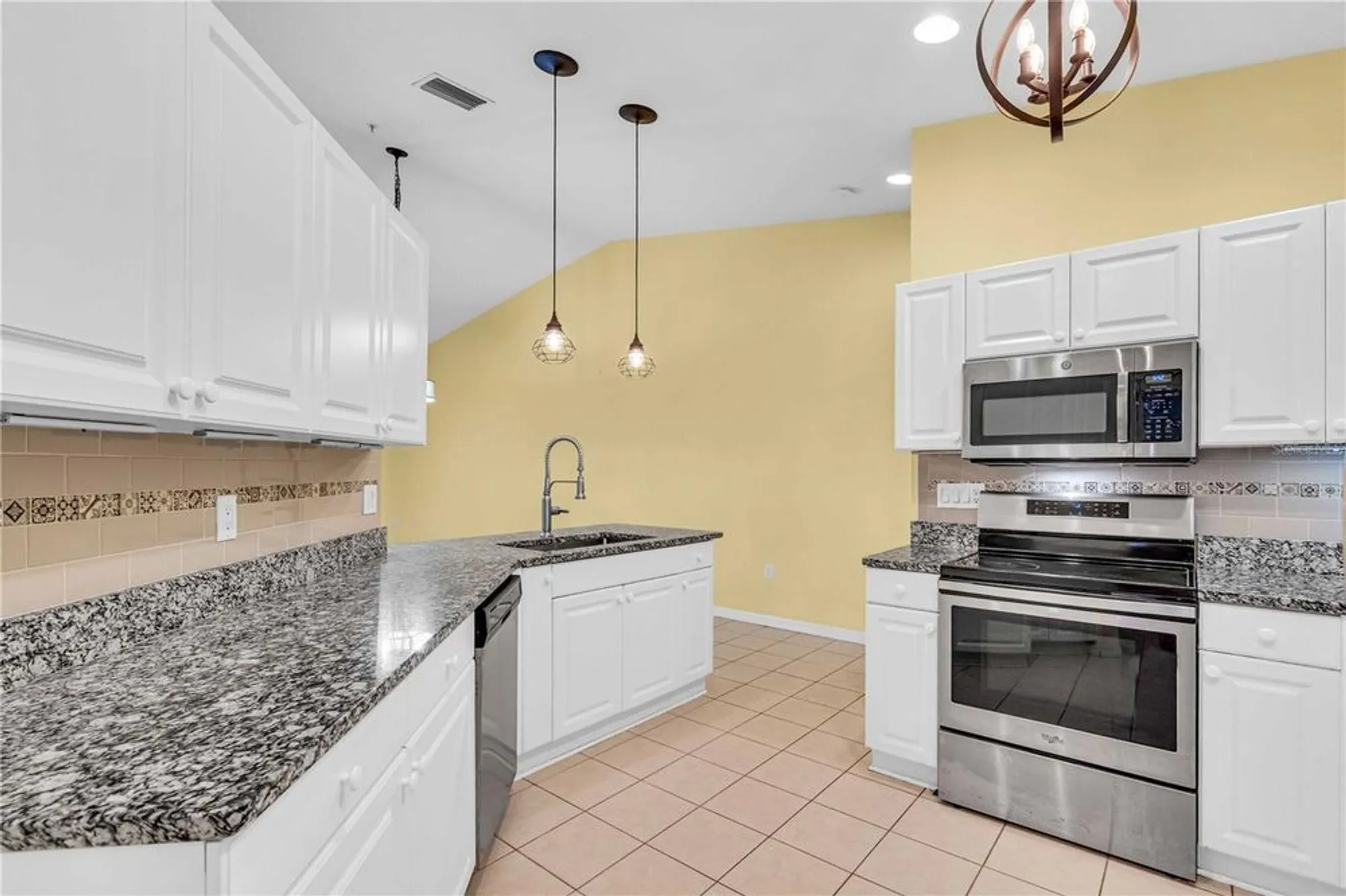 Property Slideshow image 7 of 51 | 6421 bay cedar ln, Bradenton, FL, 34203