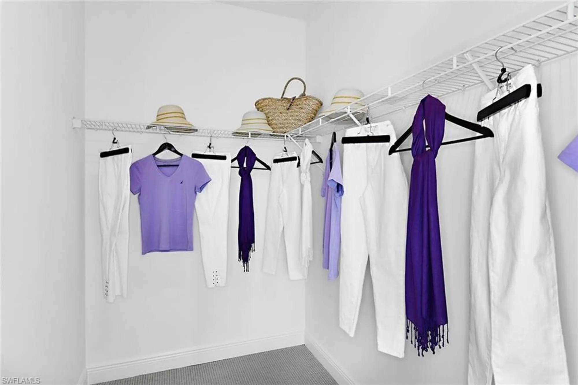 Property Slideshow image 12 of 20 | 2949 heritage pines dr, Fort Myers, FL, 33905