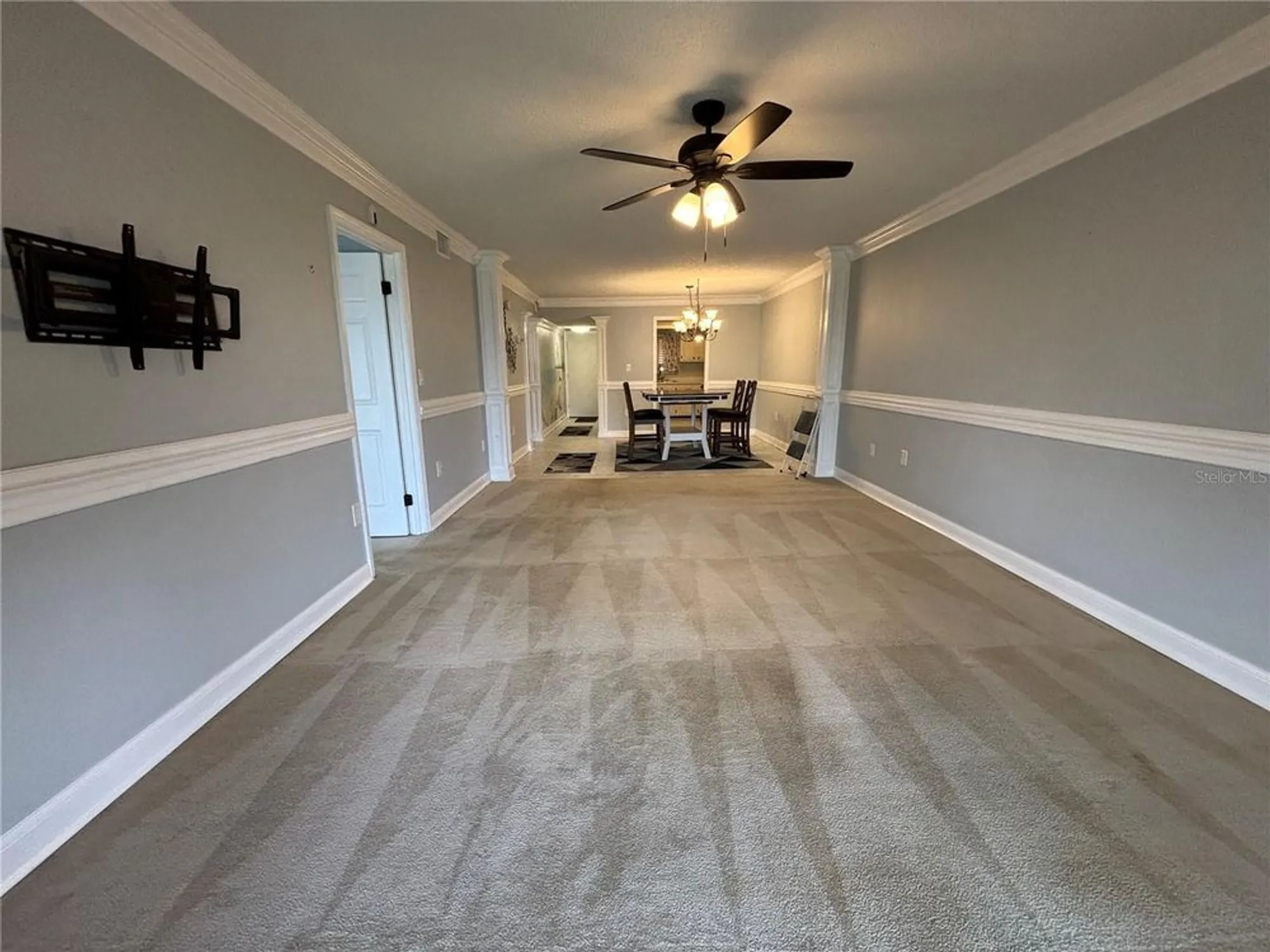 Property Slideshow image 7 of 22 | 3951 lake bayshore dr f408, Bradenton, FL, 34205