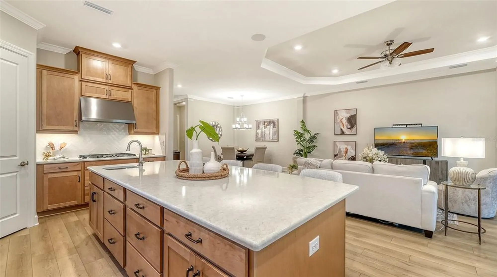 Property Slideshow image 18 of 90 | 16423 isola pl, Lakewood Ranch, FL, 34211