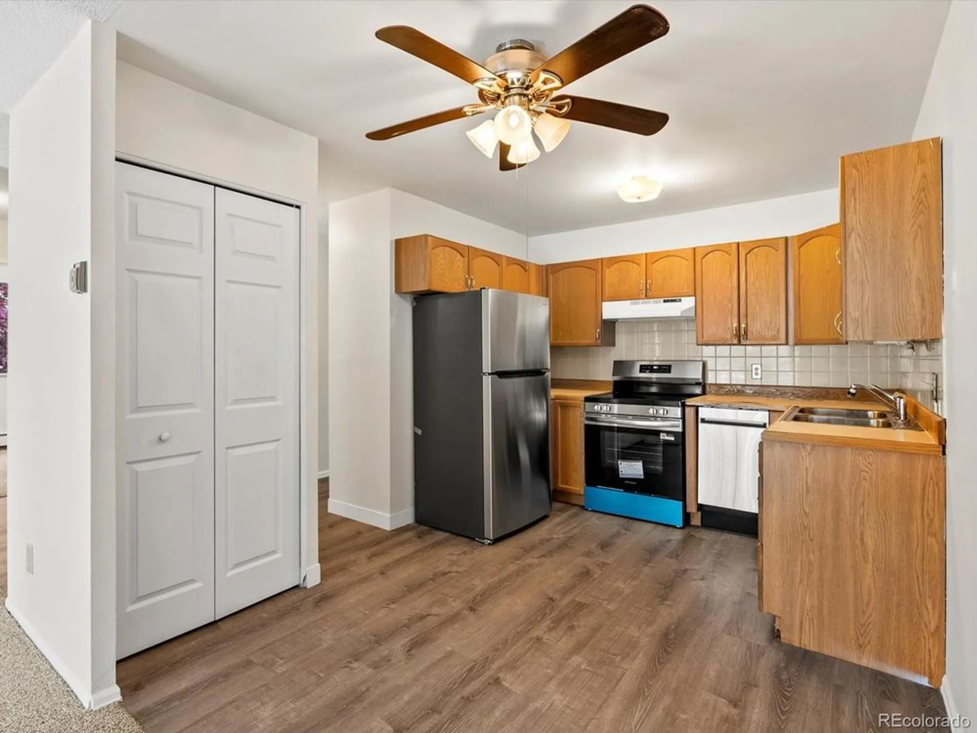 Property Slideshow image 9 of 40 | 9385 e center ave 1b, Denver, CO, 80247