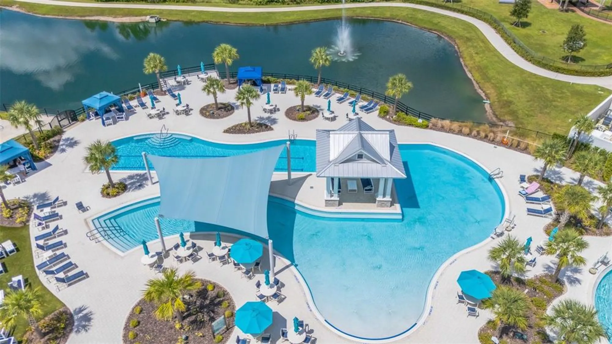 Property Slideshow image 46 of 70 | 19494 sea glass cir, Land O Lakes, FL, 34638