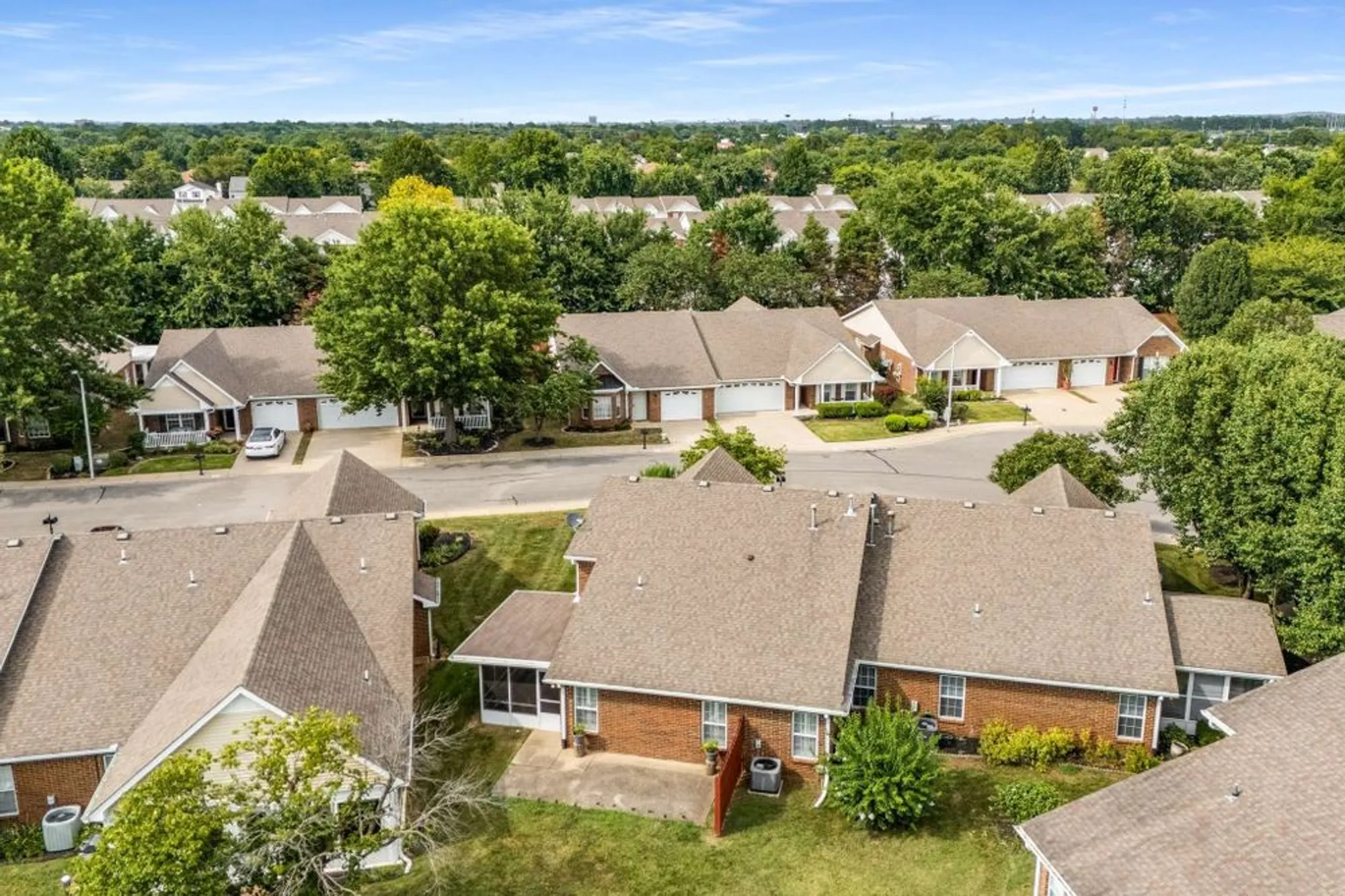 Property Slideshow image 30 of 32 | 443 forest glen cir, Murfreesboro, TN, 37128