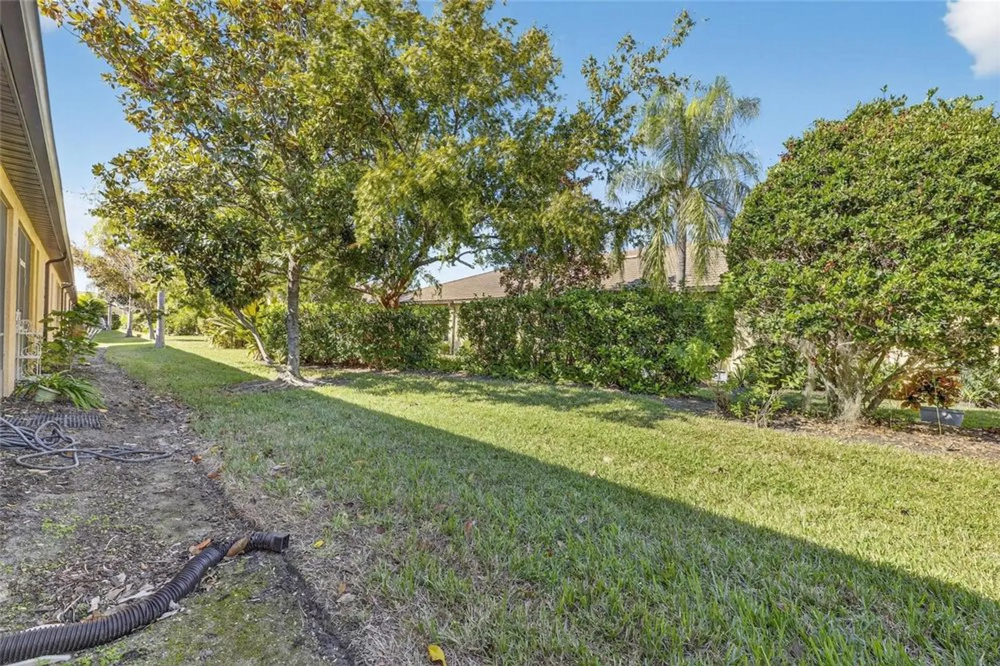 Property Slideshow image 33 of 36 | 329 seneca falls dr, Apollo Beach, FL, 33572