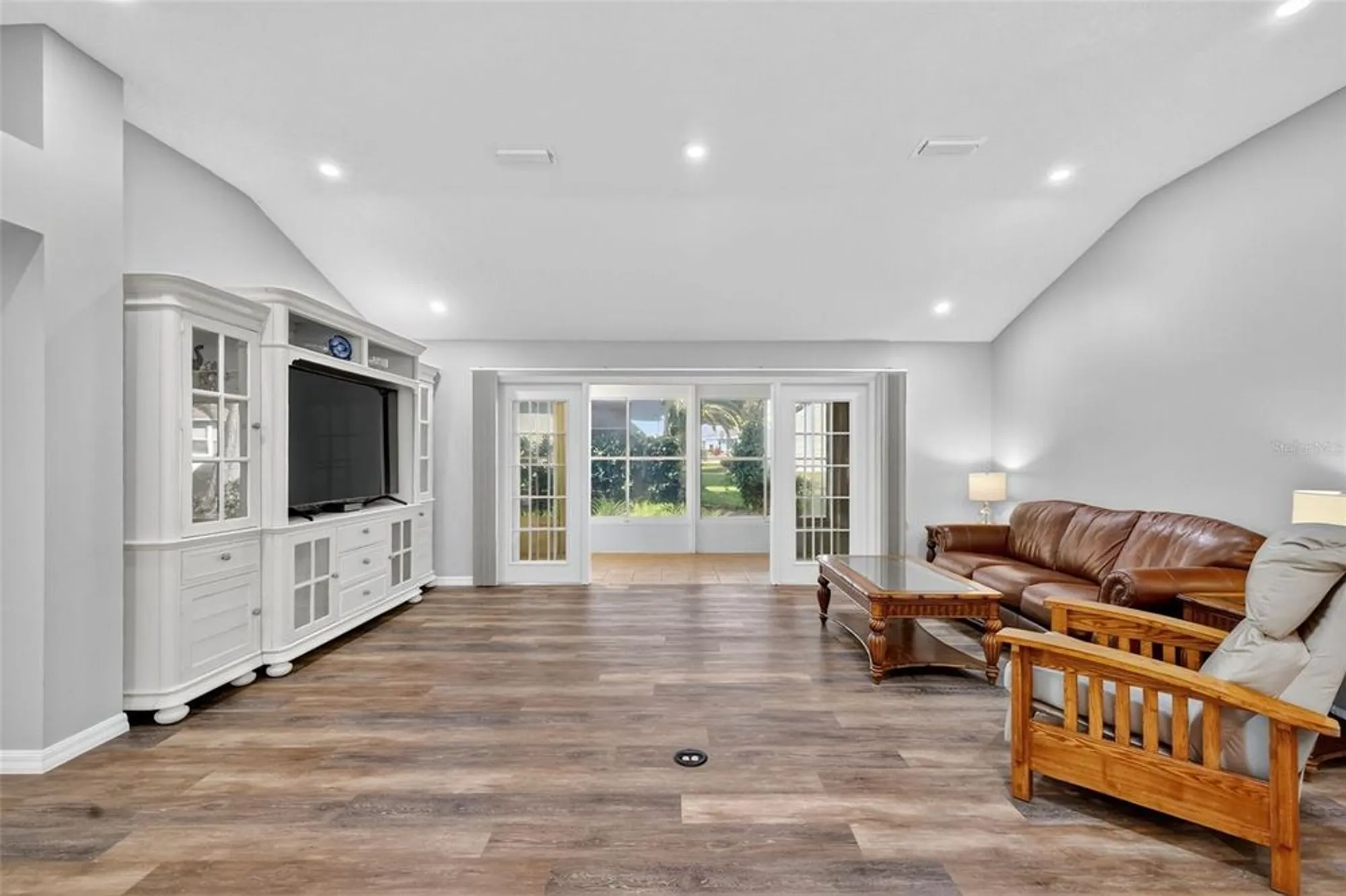 Property Slideshow image 8 of 35 | 511 loma paseo dr, The Villages, FL, 32159