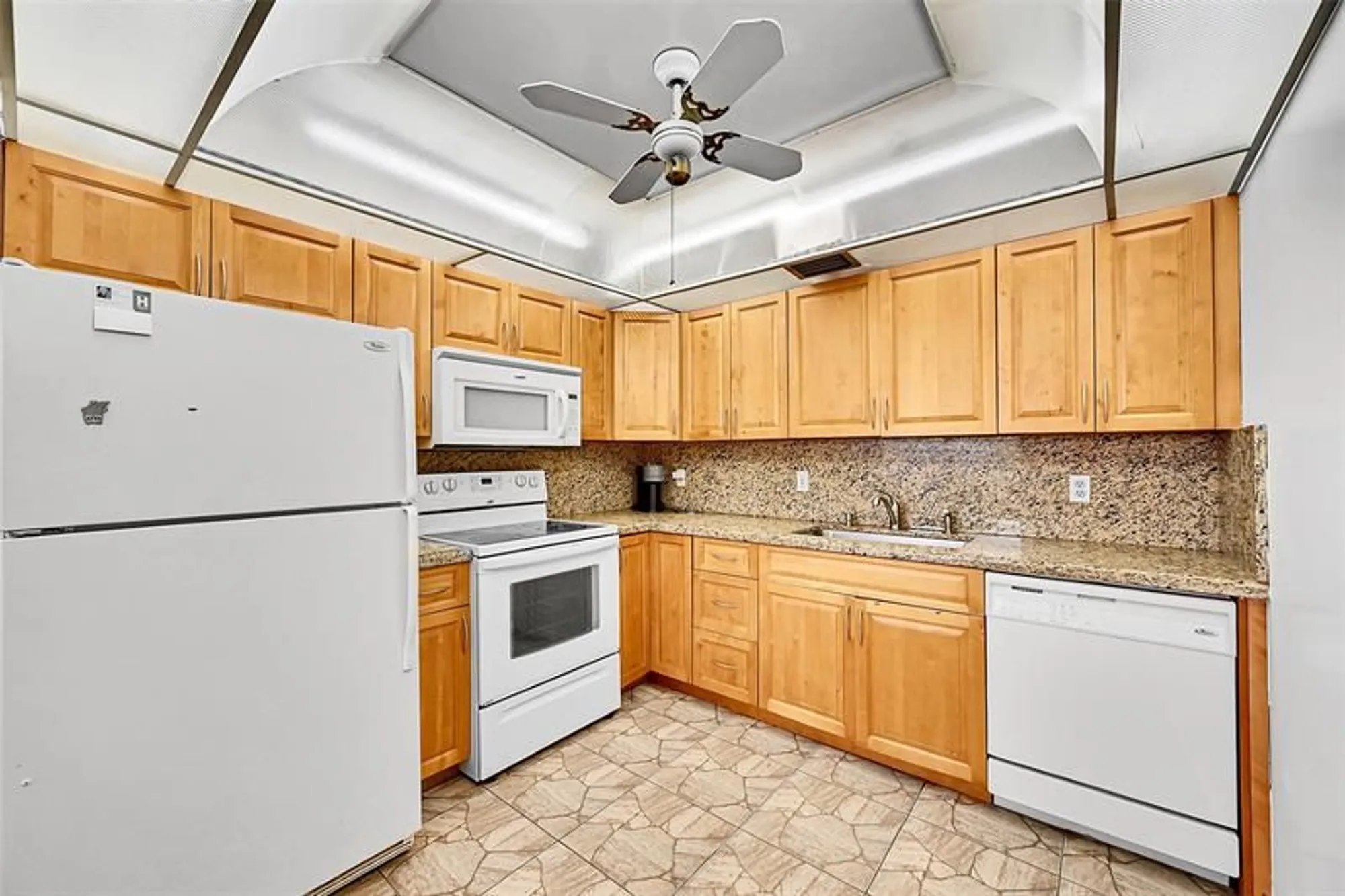 Property Slideshow image 2 of 27 | 1901 bermuda cir l3, Coconut Creek, FL, 33066