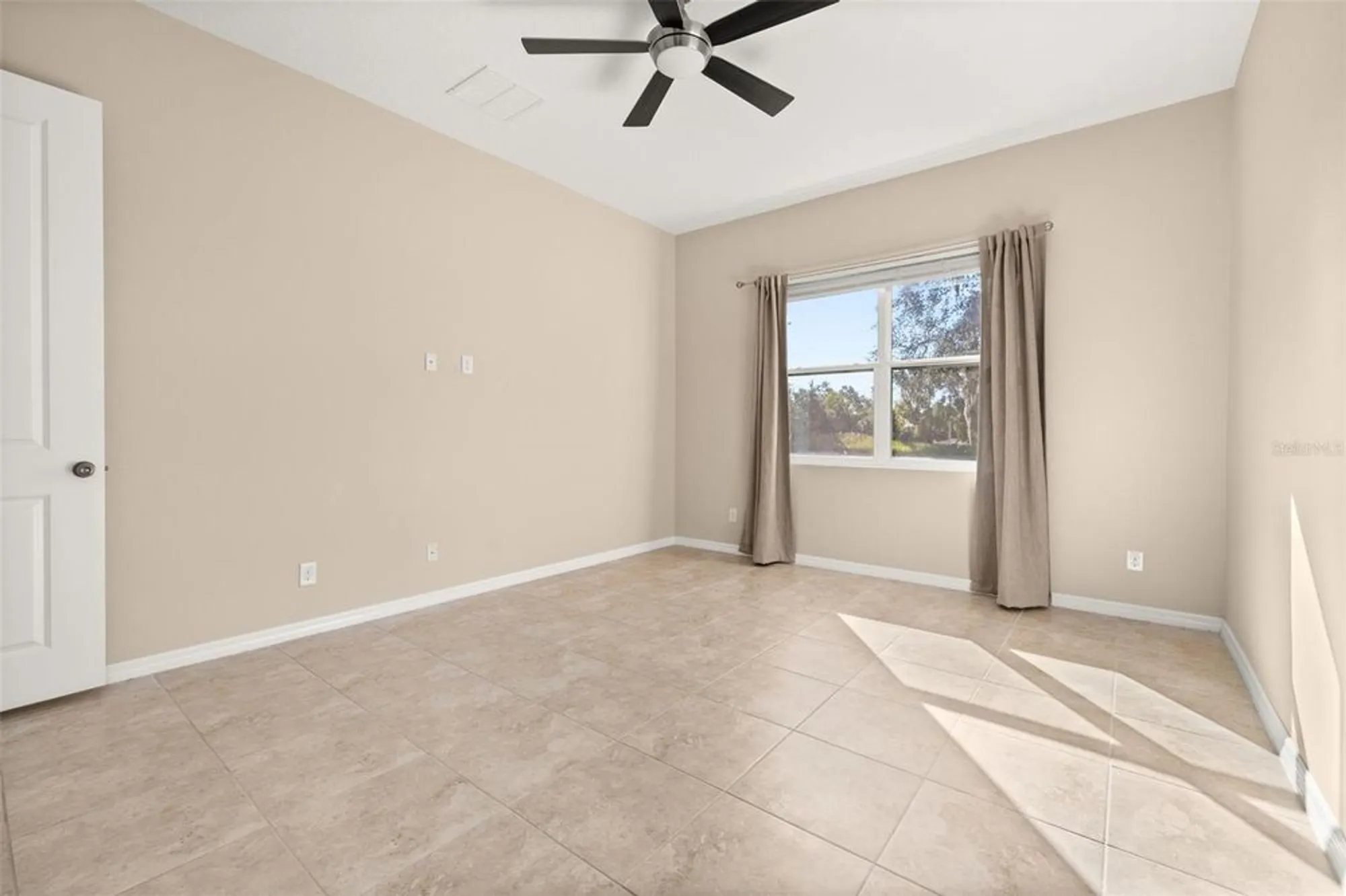 Property Slideshow image 23 of 41 | 1855 flora pass pl, Kissimmee, FL, 34747