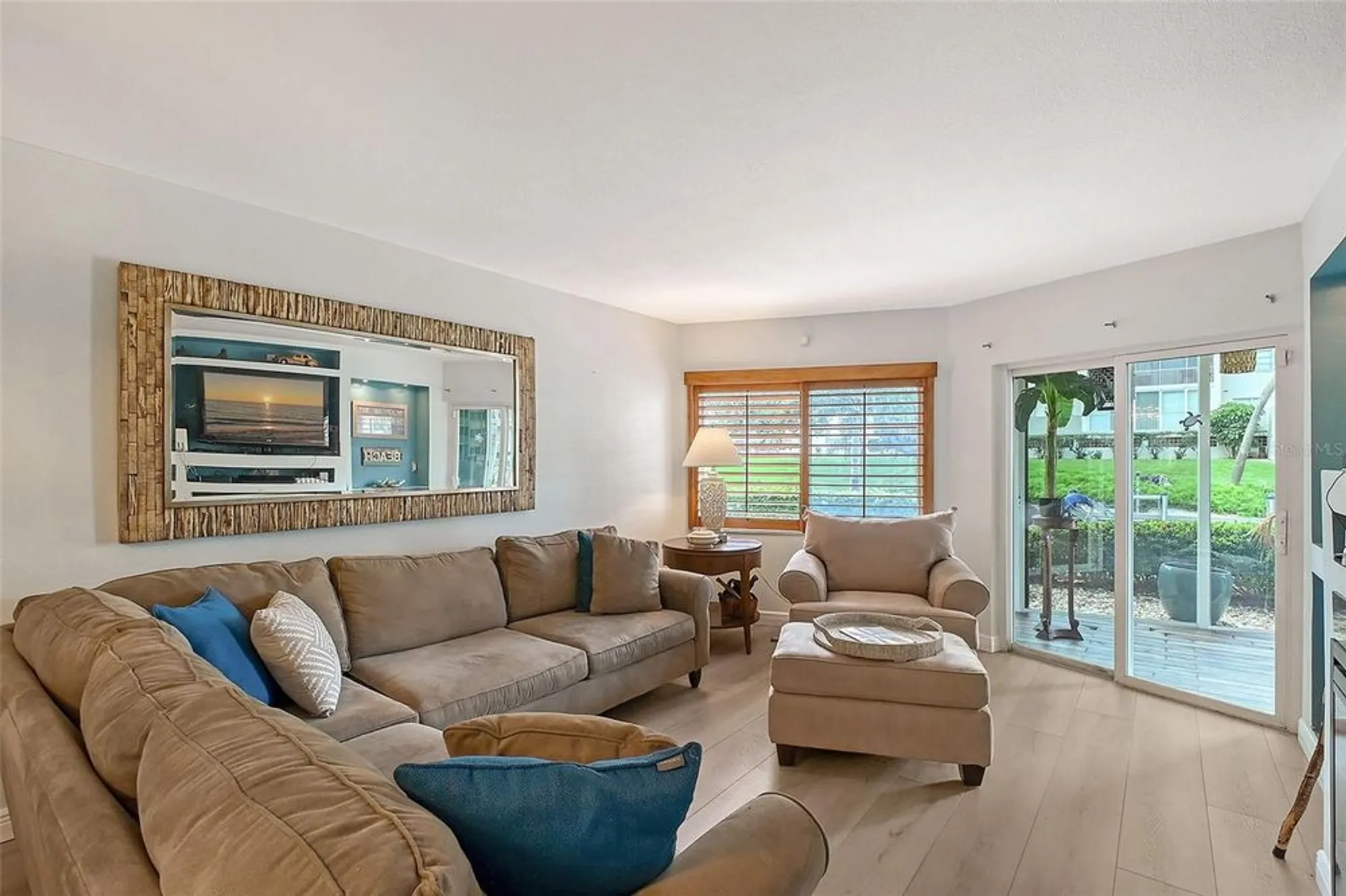 Property Slideshow image 5 of 65 | 1300 n portofino dr apt 103, Sarasota, FL, 34242
