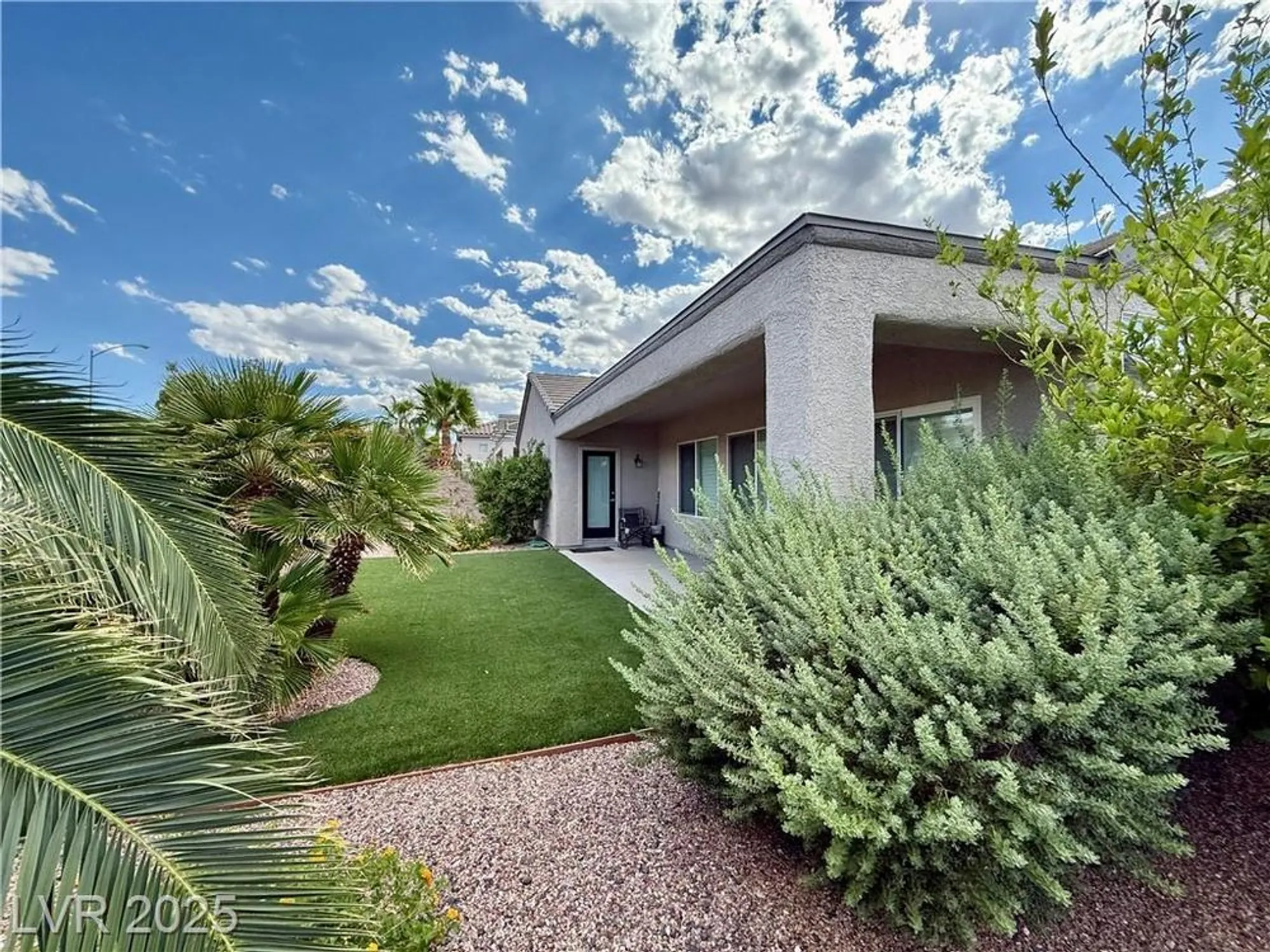 Property Slideshow image 42 of 56 | 2218 sandstone cliffs dr, Henderson, NV, 89044