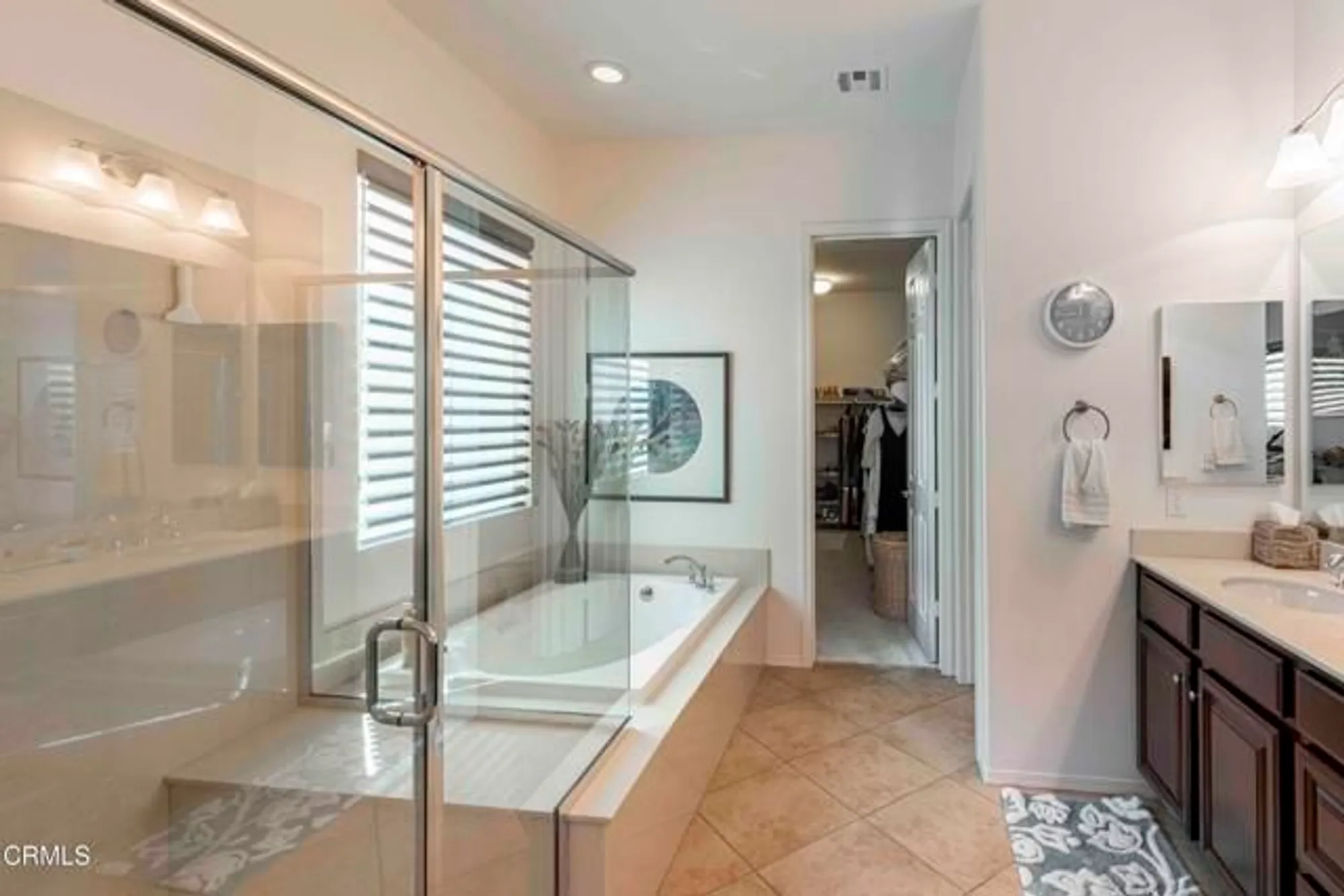 Property Slideshow image 20 of 43 | 10022 besancon way, Bakersfield, CA, 93306