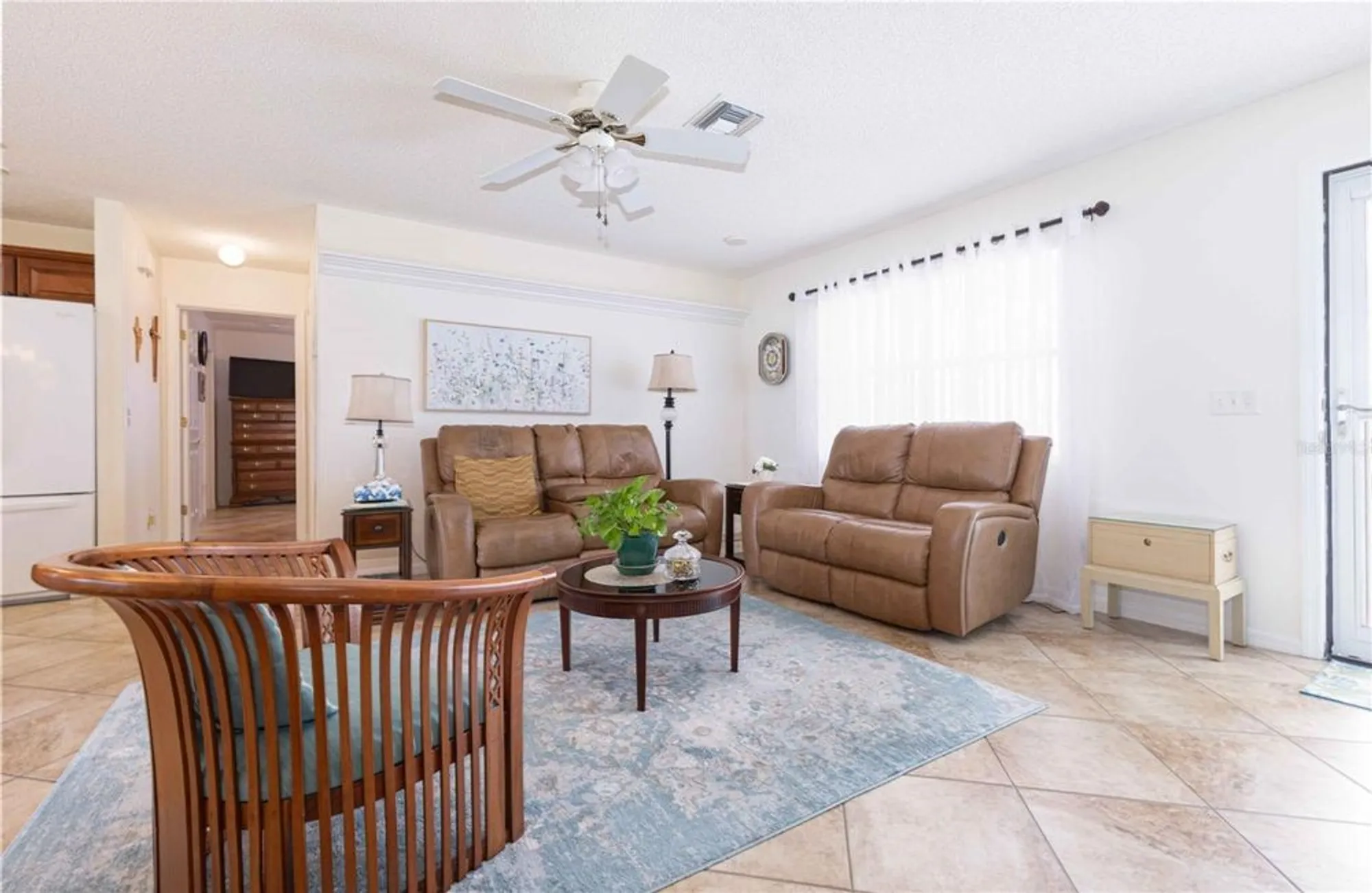 Property Slideshow image 4 of 25 | 1737 lauren ln, Lady Lake, FL, 32159