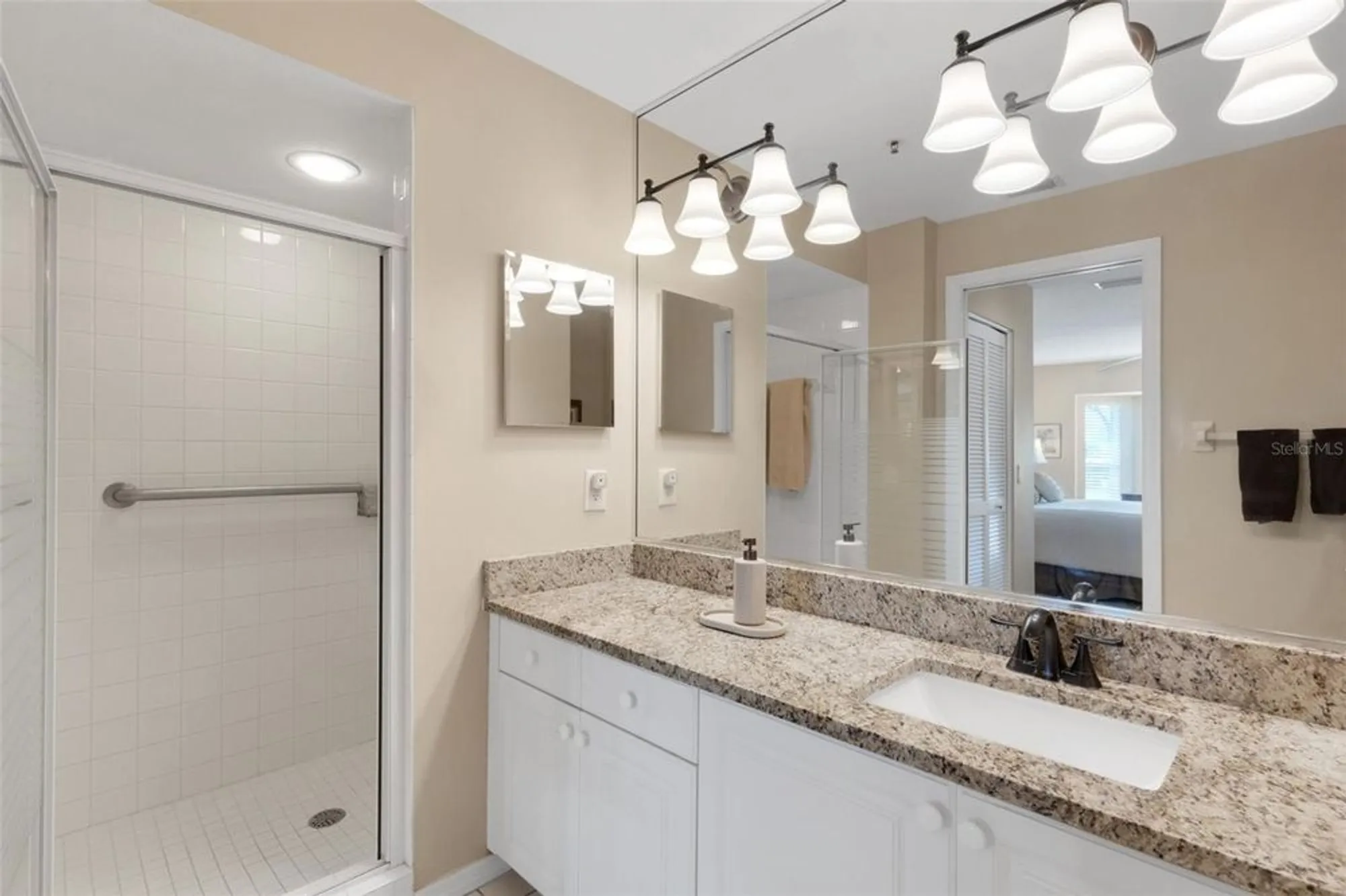 Property Slideshow image 34 of 58 | 6908 drewrys blf 712, Bradenton, FL, 34203