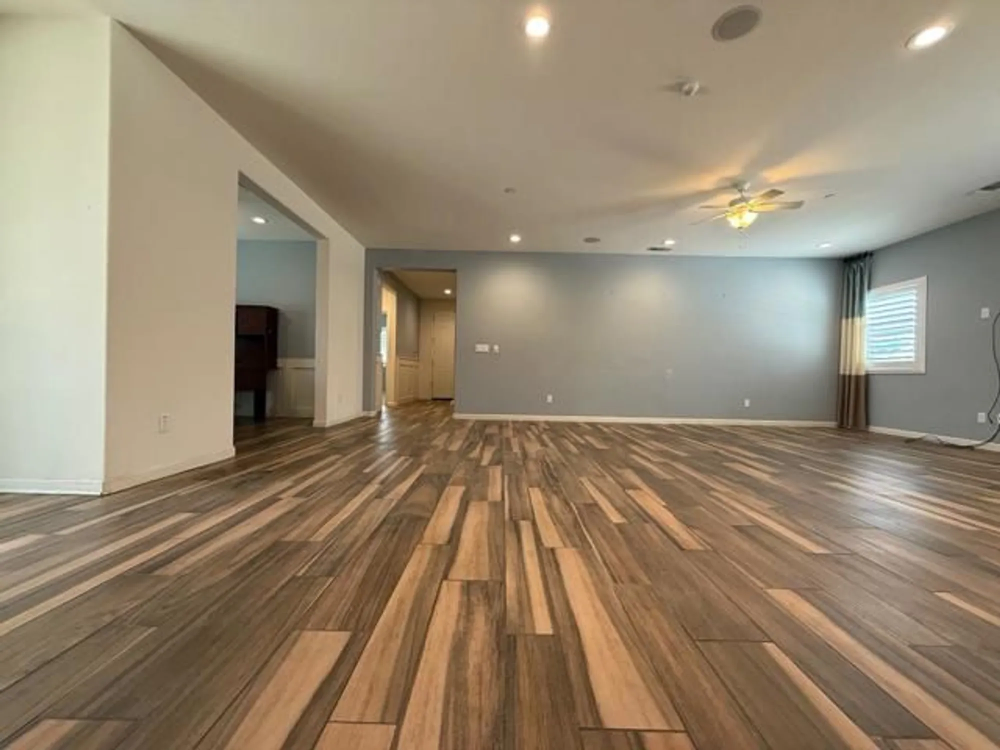 Property Slideshow image 5 of 15 | 830 auction st, Los Banos, CA, 93635