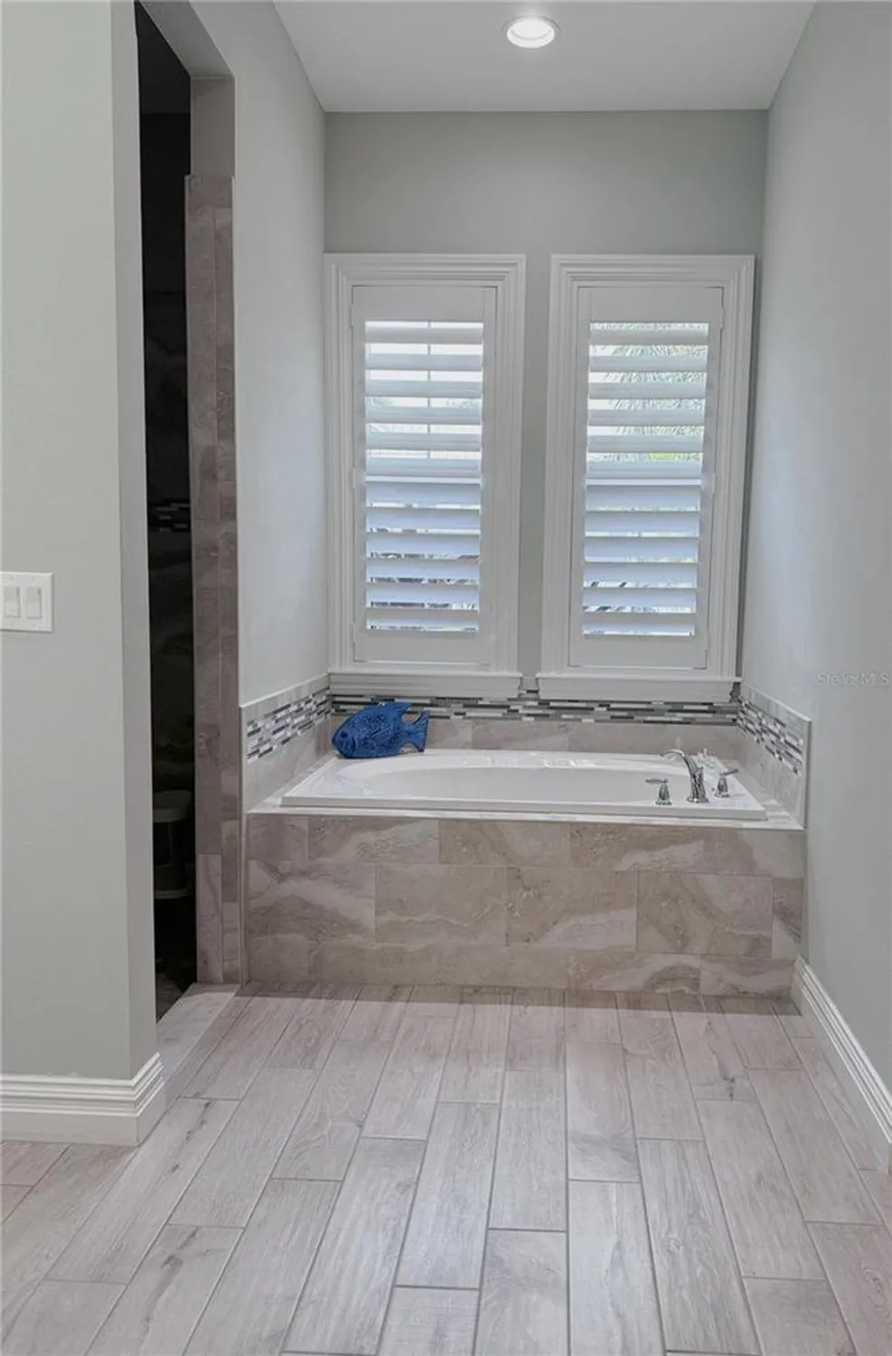 Property Slideshow image 21 of 52 | 717 manns harbor dr, Apollo Beach, FL, 33572