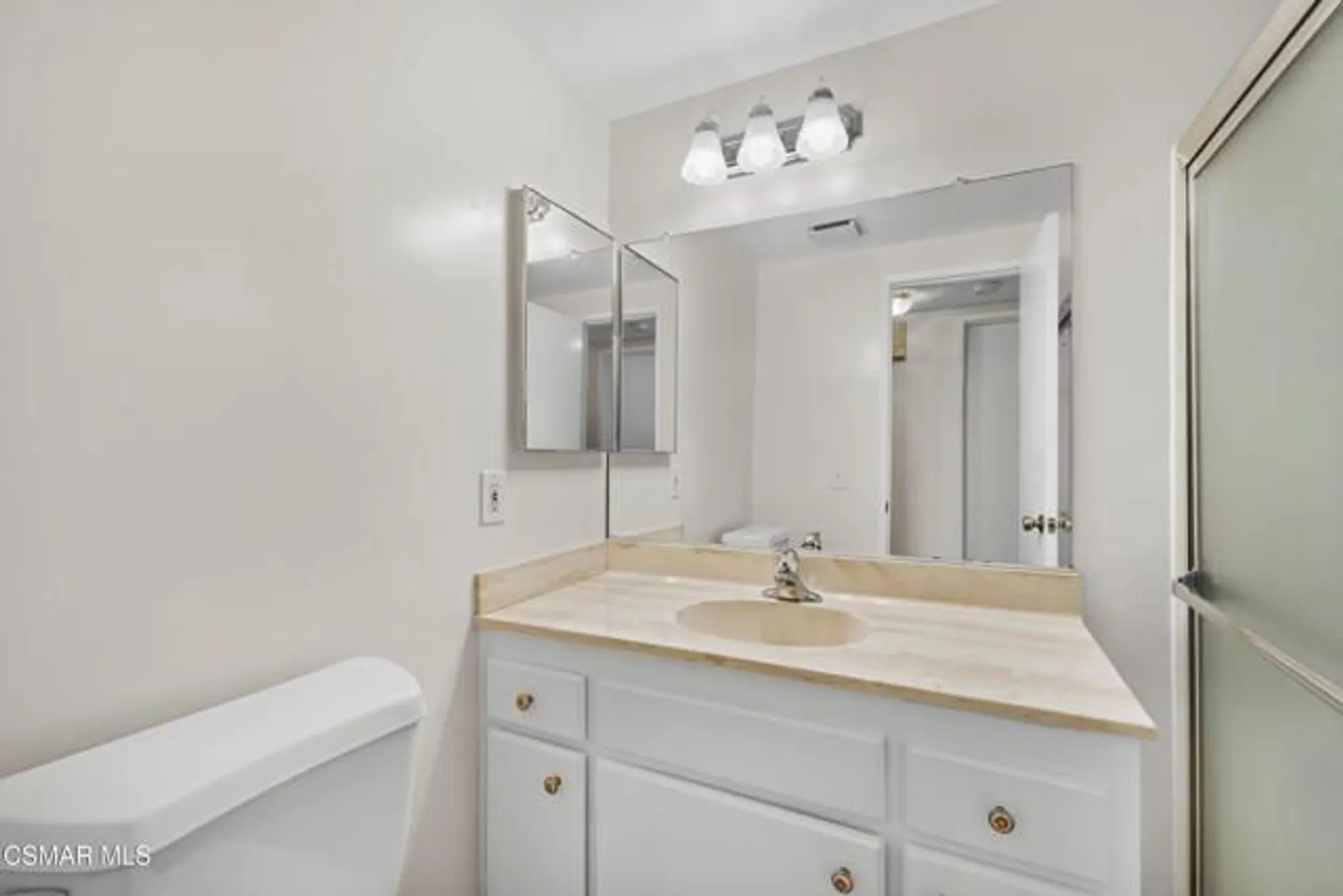 Property Slideshow image 32 of 62 | 224 oakleaf dr 105, Thousand Oaks, CA, 91360