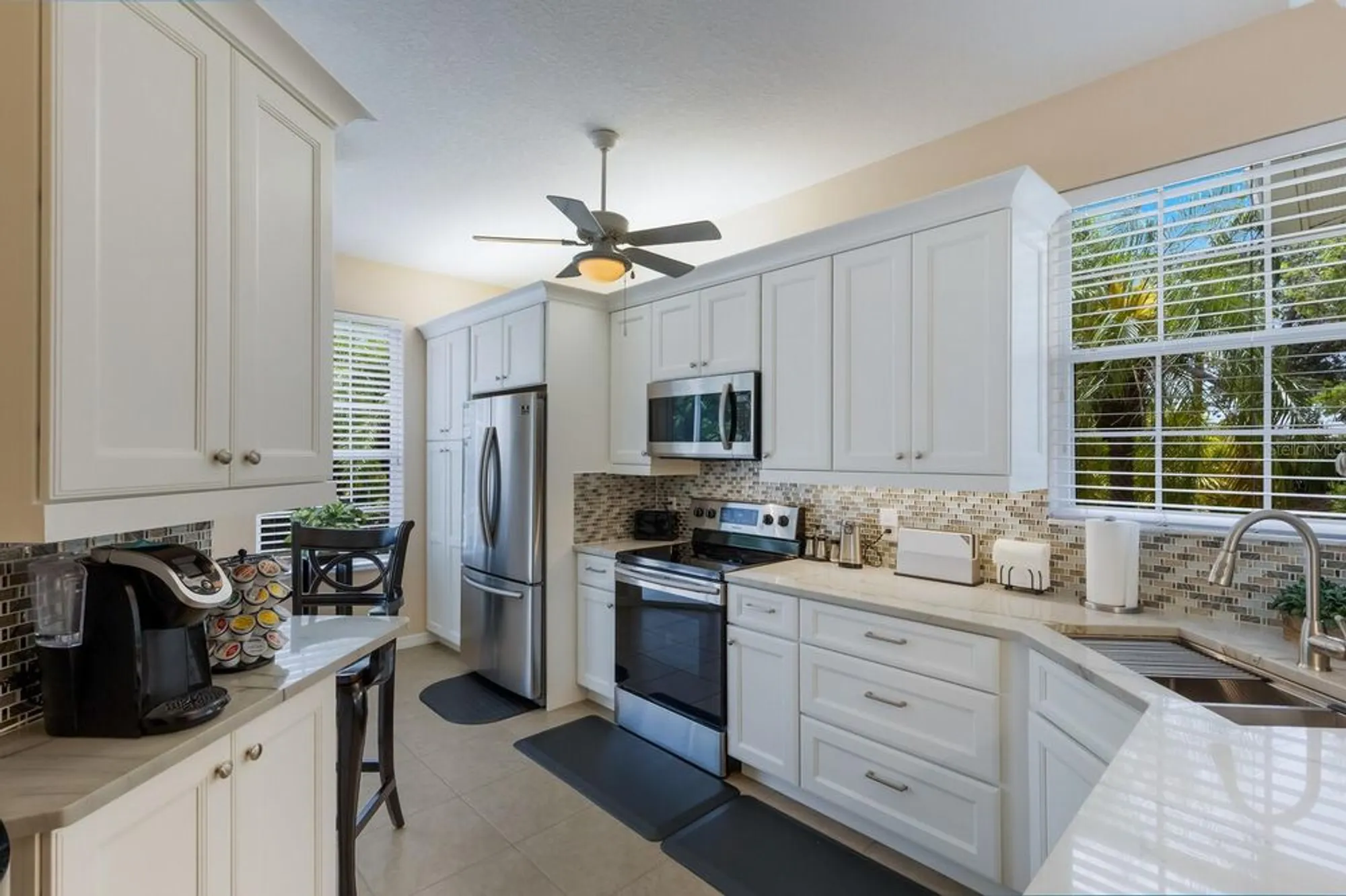 Property Slideshow image 7 of 28 | 915 barclay ct, Venice, FL, 34293