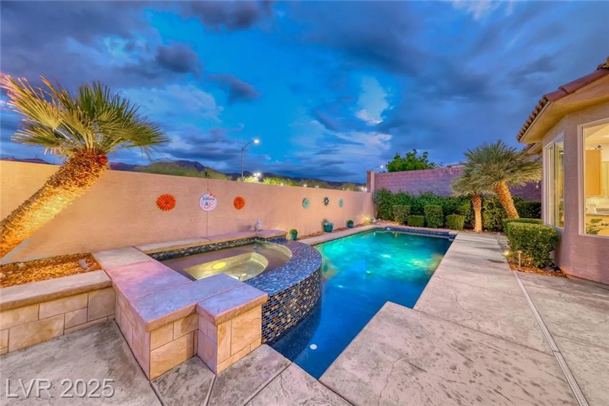 Property Slideshow image 15 of 67 | 2142 sandstone cliffs dr, Henderson, NV, 89044