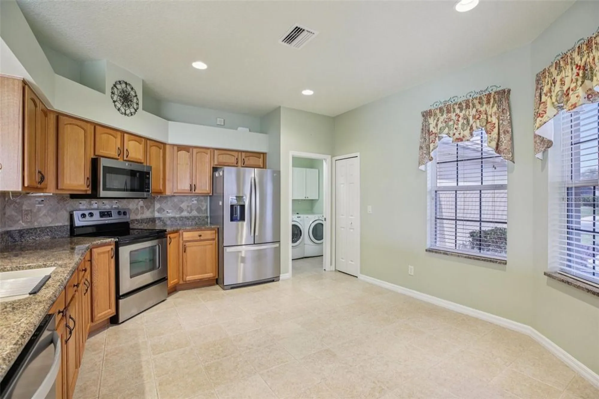 Property Slideshow image 12 of 53 | 27313 falcon feather way, Leesburg, FL, 34748
