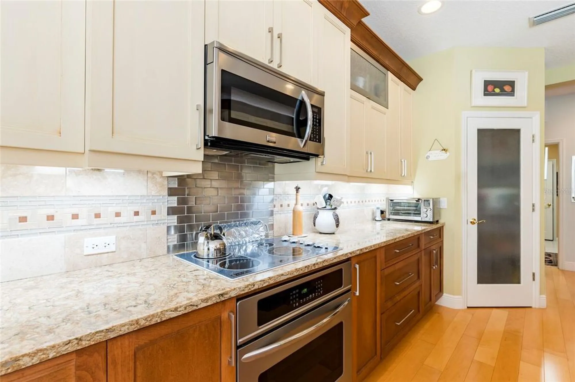 Property Slideshow image 14 of 50 | 4740 carrington cir, Sarasota, FL, 34243