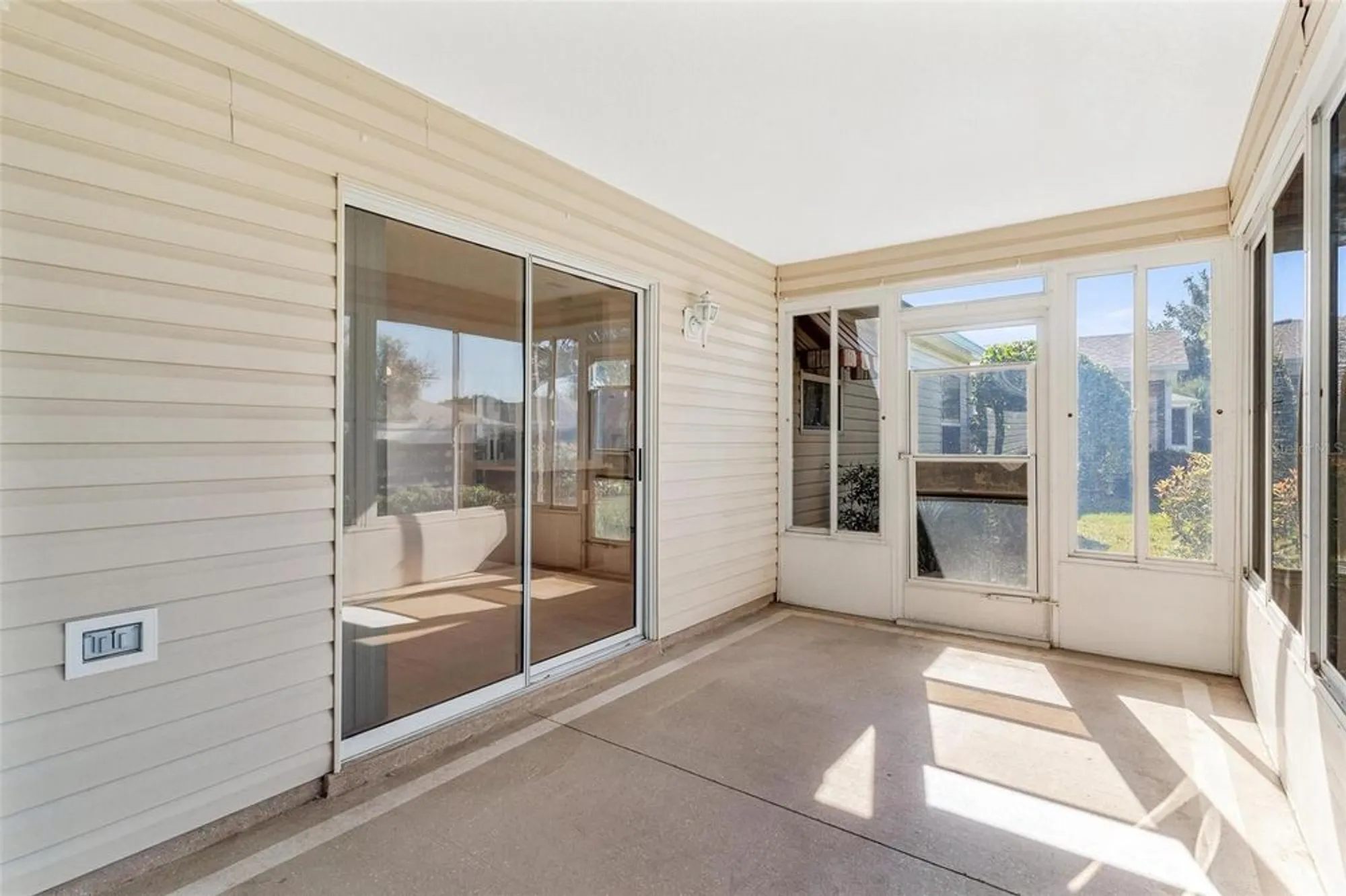 Property Slideshow image 33 of 45 | 2732 privada dr, The Villages, FL, 32162