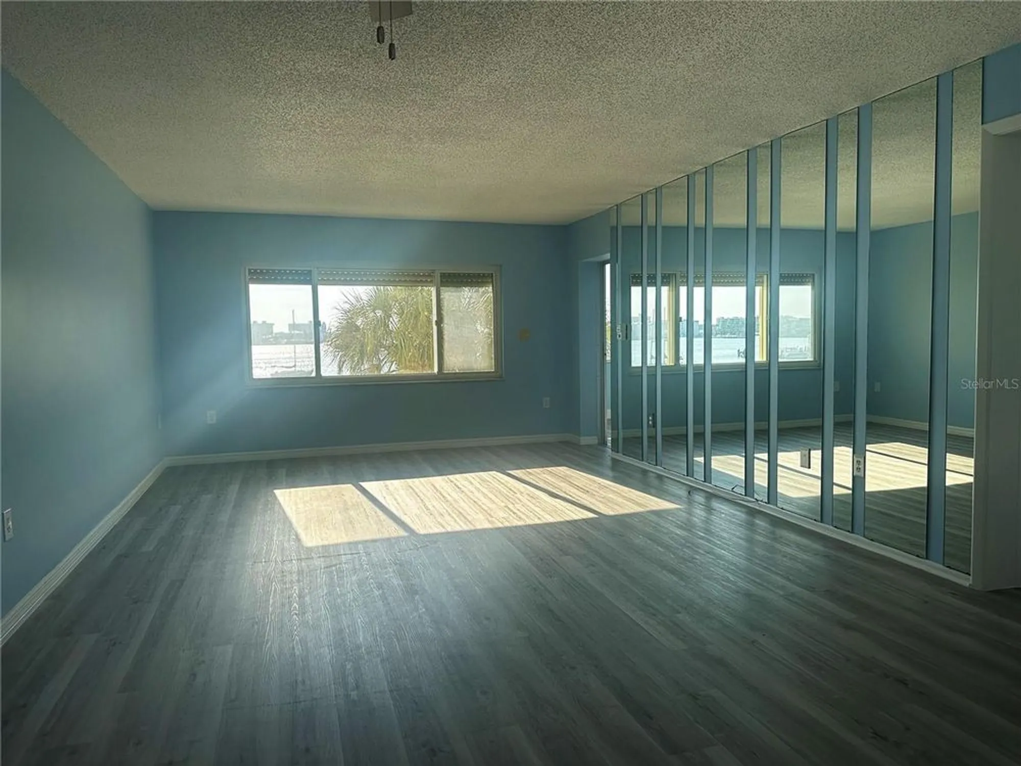 Property Slideshow image 6 of 25 | 4525 cove cir apt 304, Saint Petersburg, FL, 33708