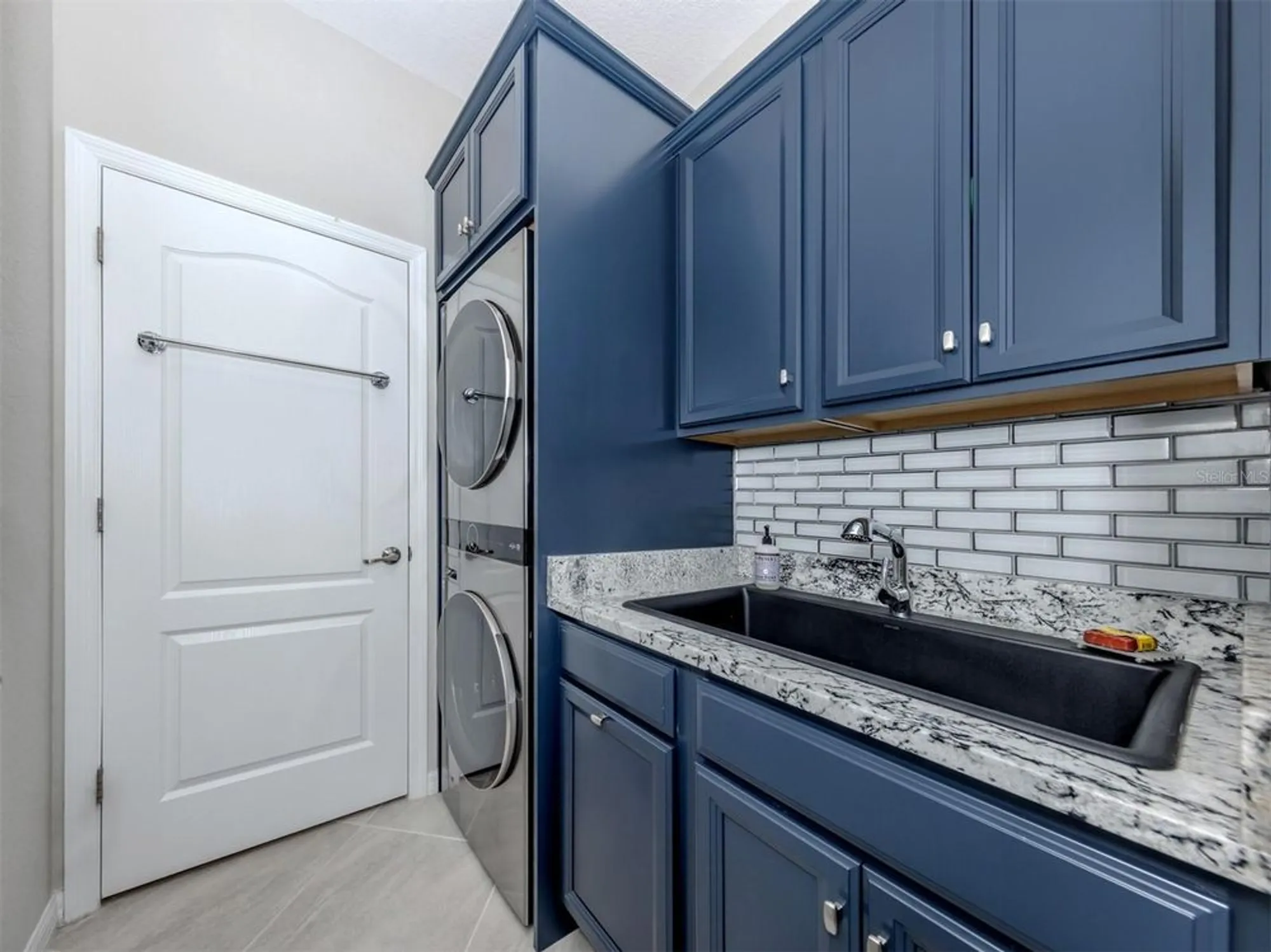 Property Slideshow image 16 of 99 | 10132 colubrina dr, Venice, FL, 34293