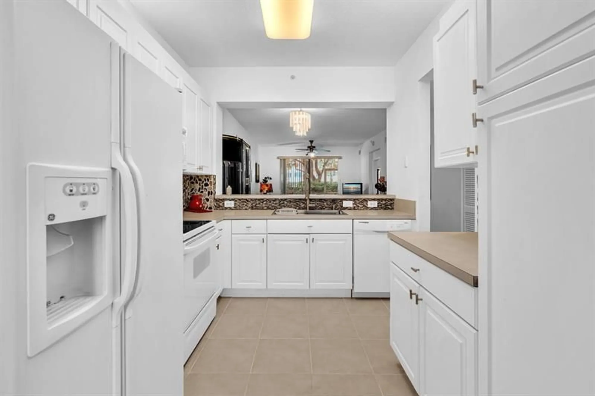 Property Slideshow image 14 of 78 | 7775 yardley dr apt 110, Tamarac, FL, 33321