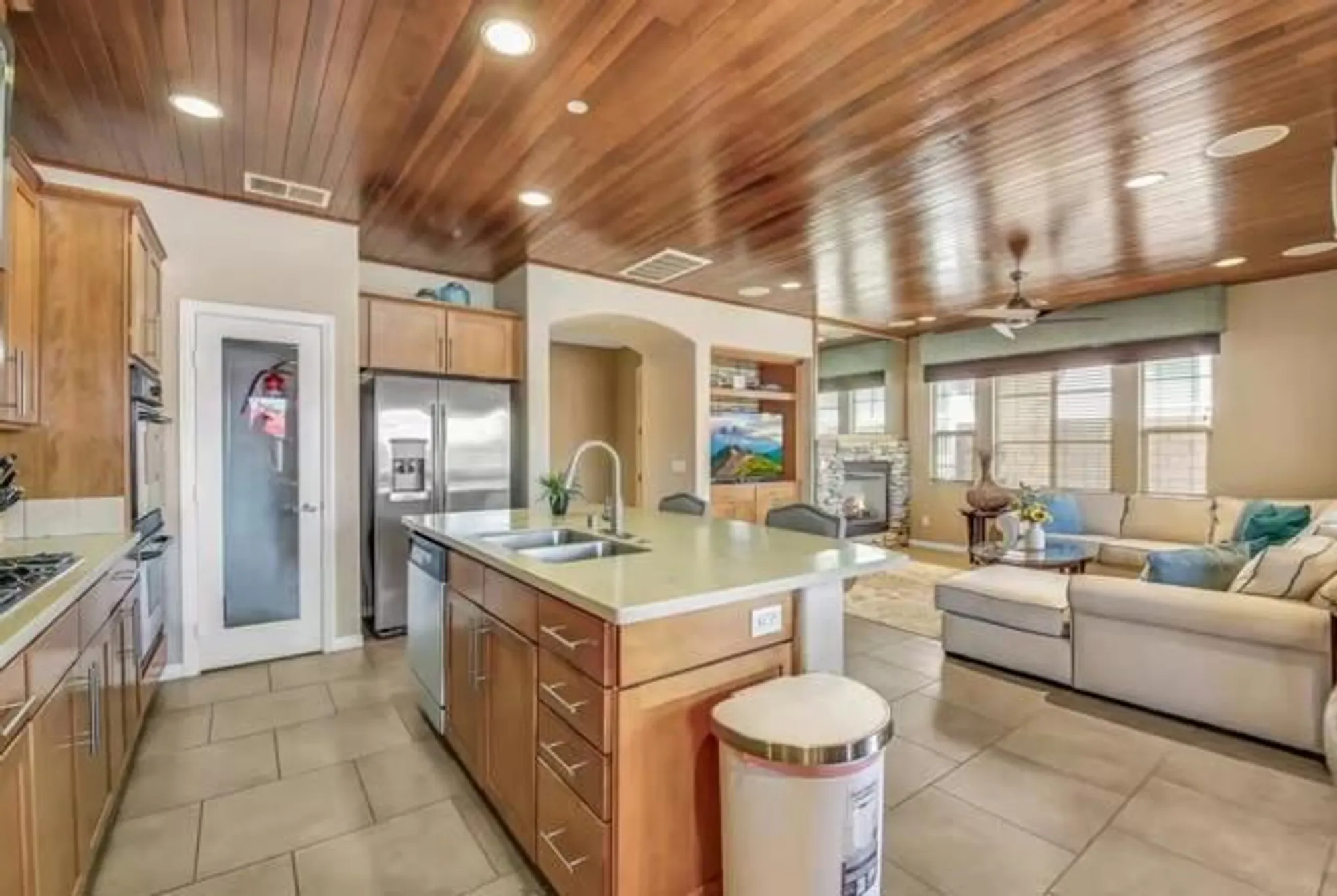 Property Slideshow image 8 of 36 | 43157 armonia ct, Indio, CA, 92203