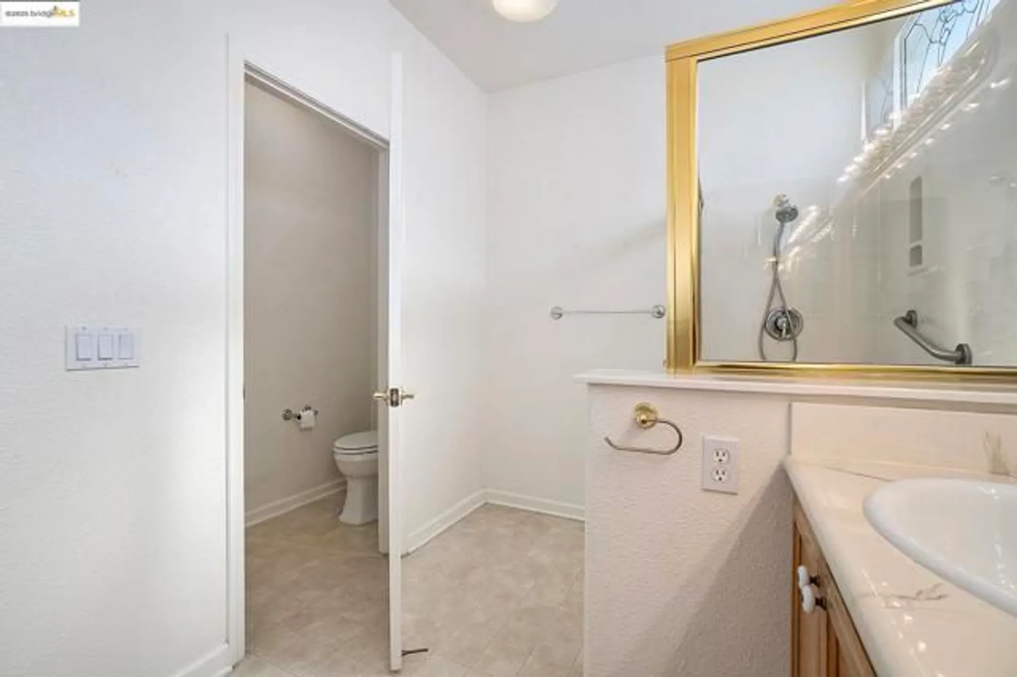 Property Slideshow image 20 of 23 | 939 centennial dr, Brentwood, CA, 94513