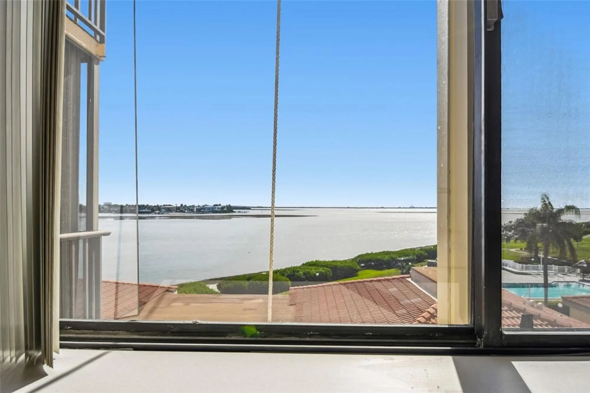 Property Slideshow image 15 of 49 | 6104 palma del mar blvd s apt 402, St Petersburg, FL, 33715