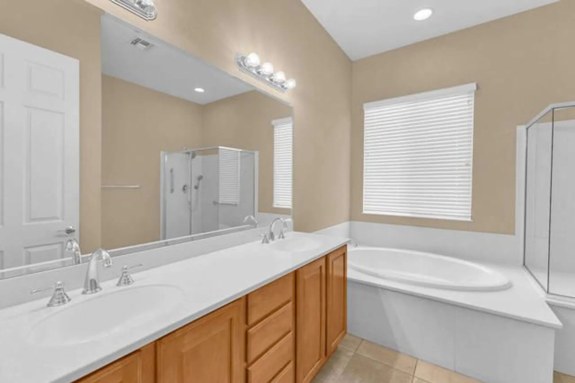 Property Slideshow image 22 of 47 | 81183 avenida tres lagunas, Indio, CA, 92203