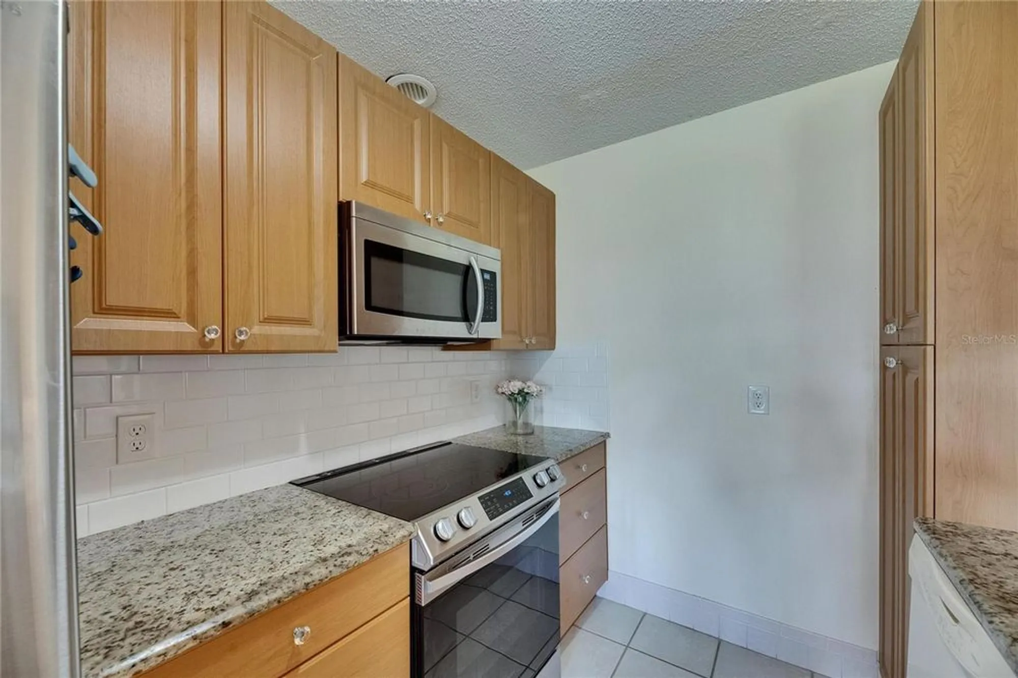 Property Slideshow image 13 of 41 | 123 glendower cir # 123, Sun City Center, FL, 33573