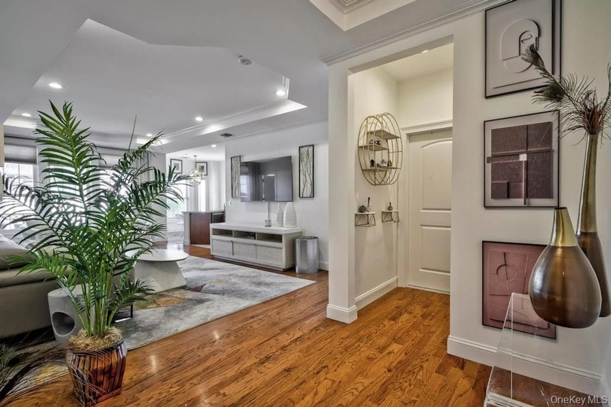 Property Slideshow image 3 of 16 | 323 roosevelt way, Westbury, NY, 11590