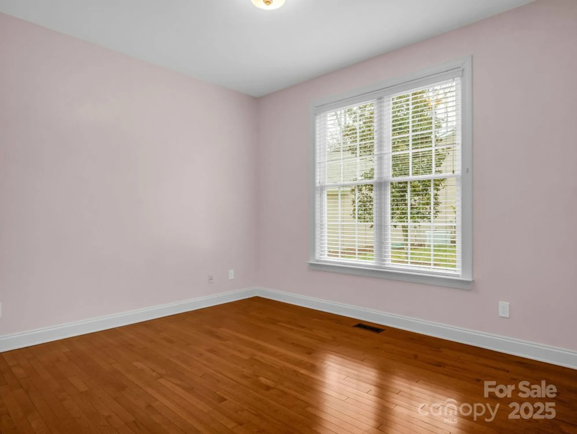 Property Slideshow image 20 of 39 | 16 larue ct, Biltmore Lake, NC, 28715