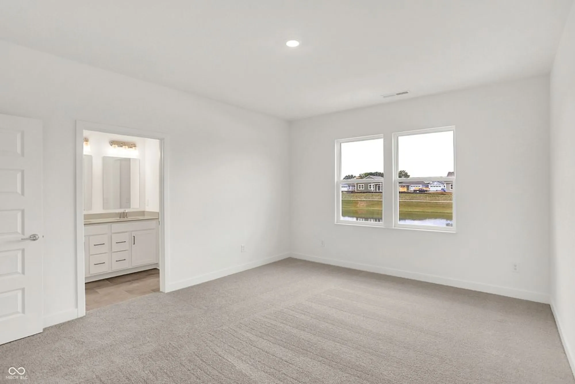 Property Slideshow image 18 of 34 | 5270 nettleton way, Avon, IN, 46123