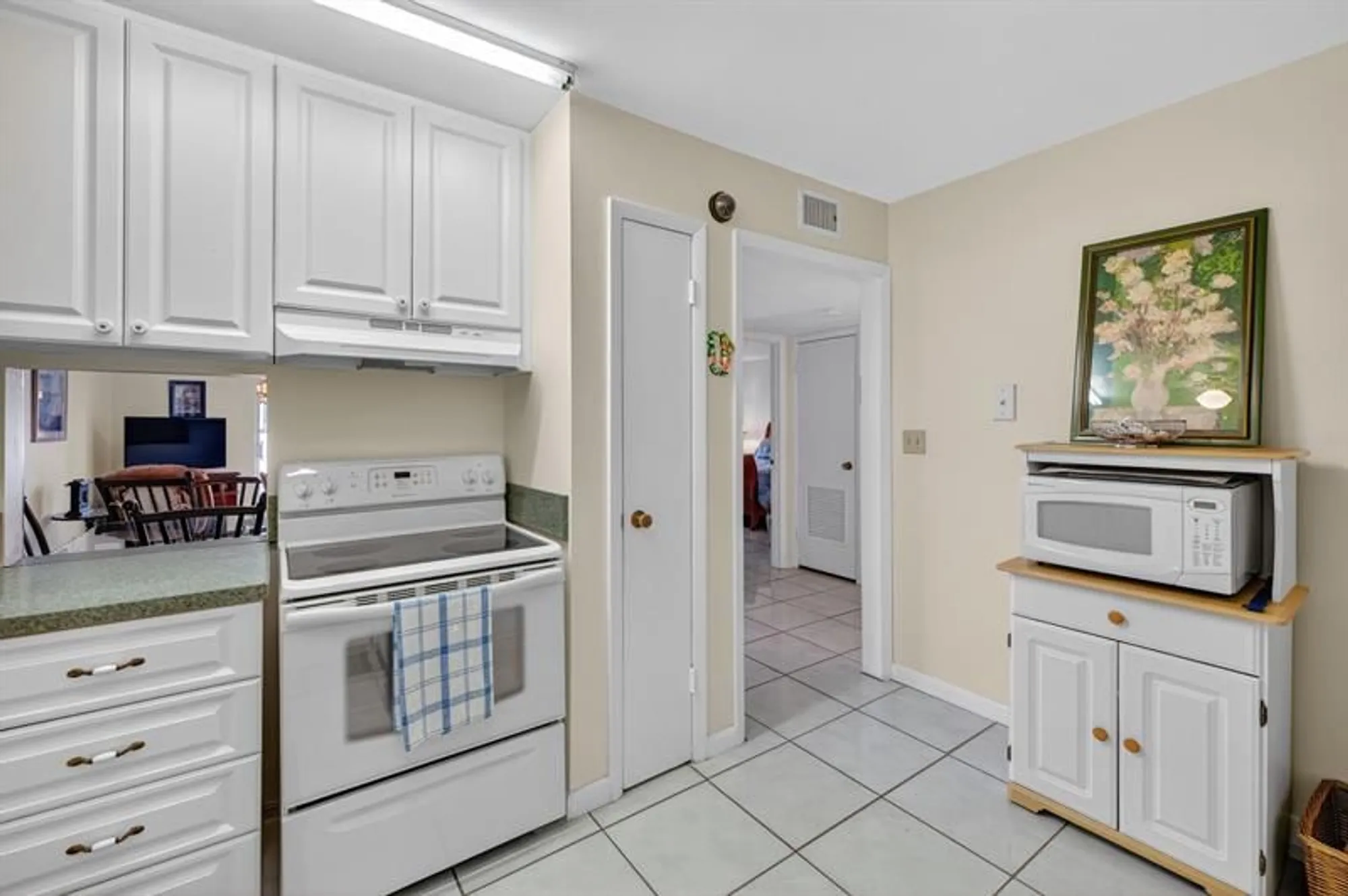 Property Slideshow image 24 of 39 | 4881 nw 22nd st b12, Lauderhill, FL, 33313
