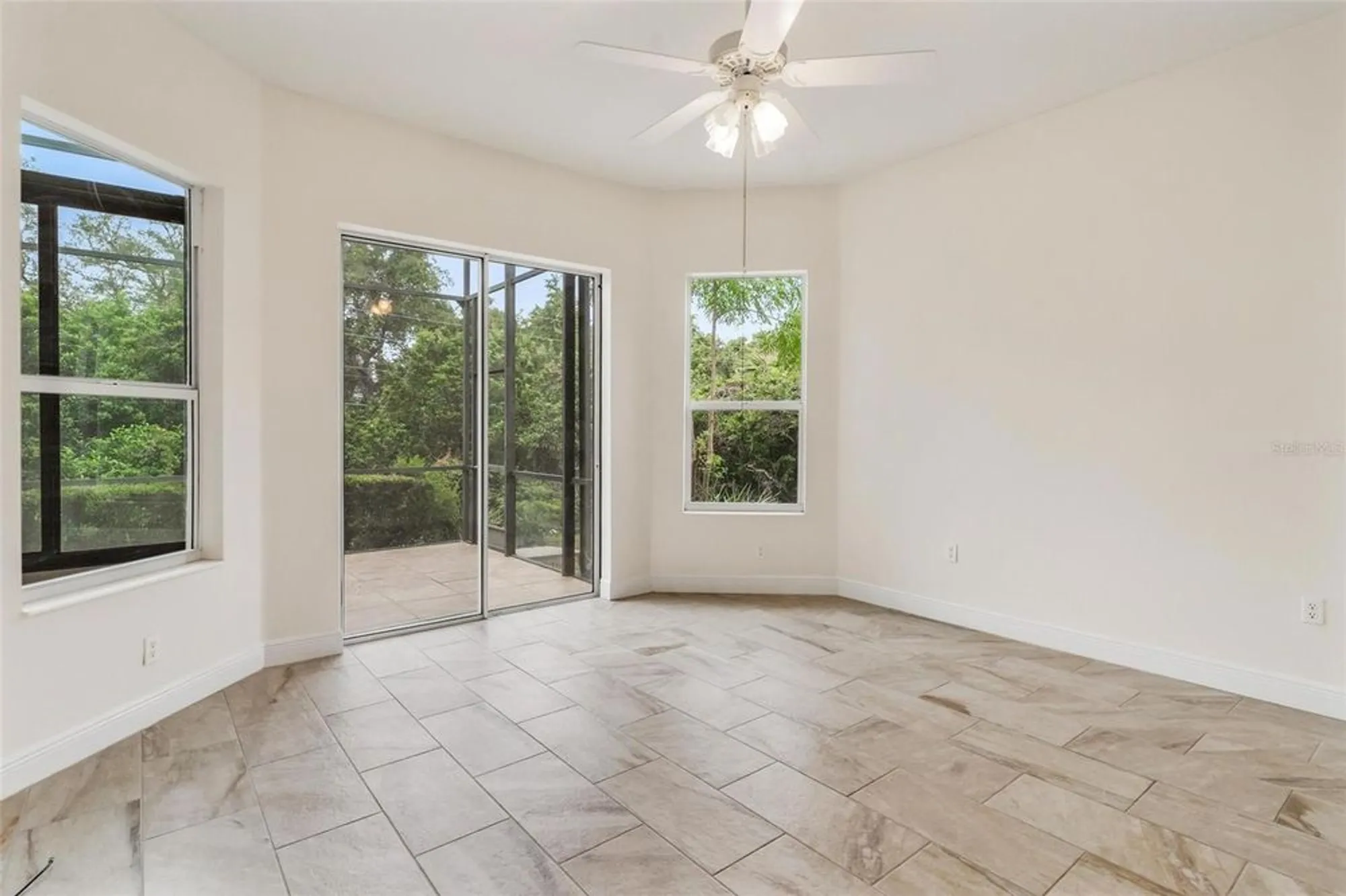 Property Slideshow image 27 of 49 | 5239 grove mnr, Lady Lake, FL, 32159