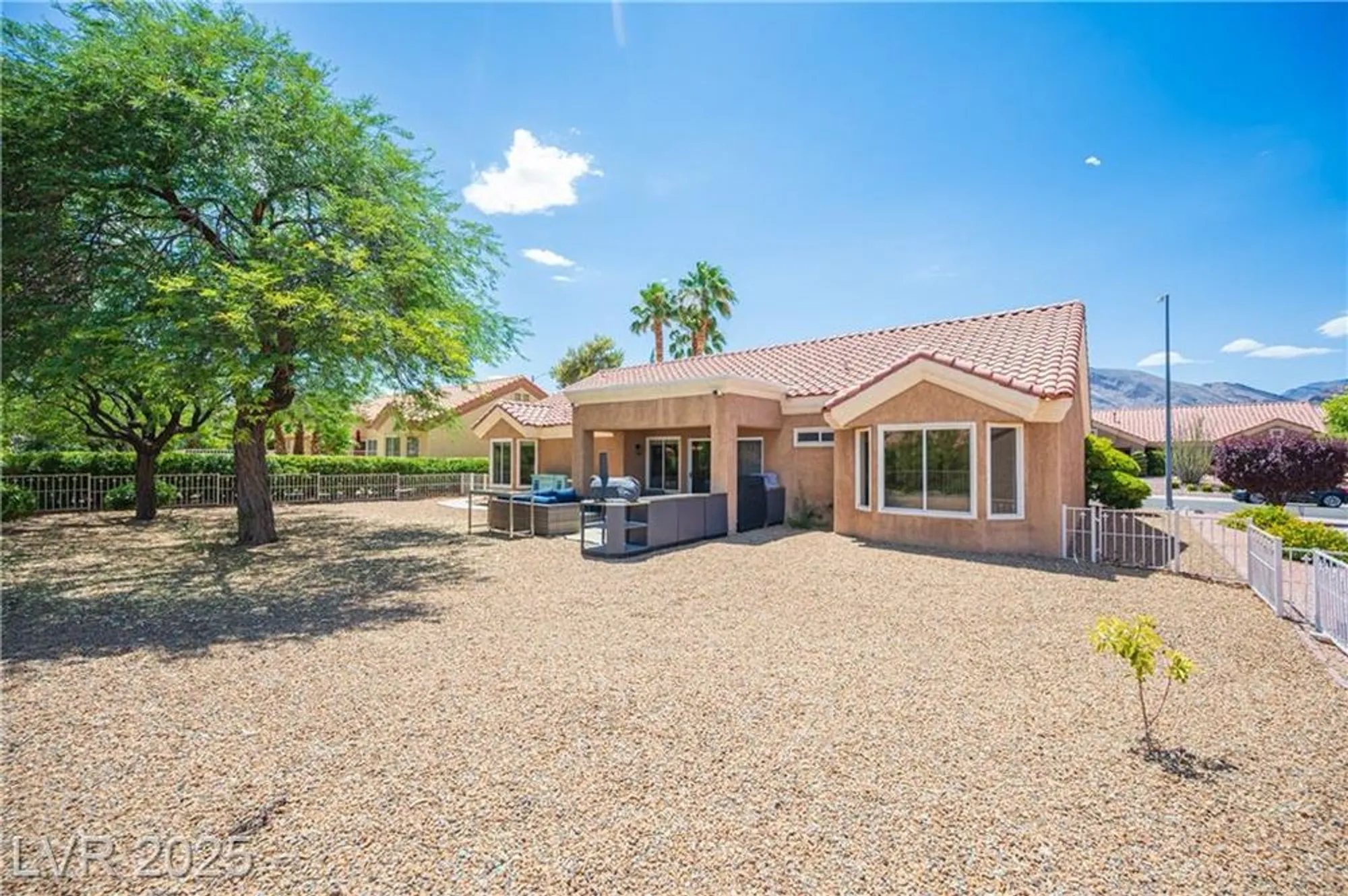 Property Slideshow image 10 of 72 | 2548 tumble brook dr, Las Vegas, NV, 89134